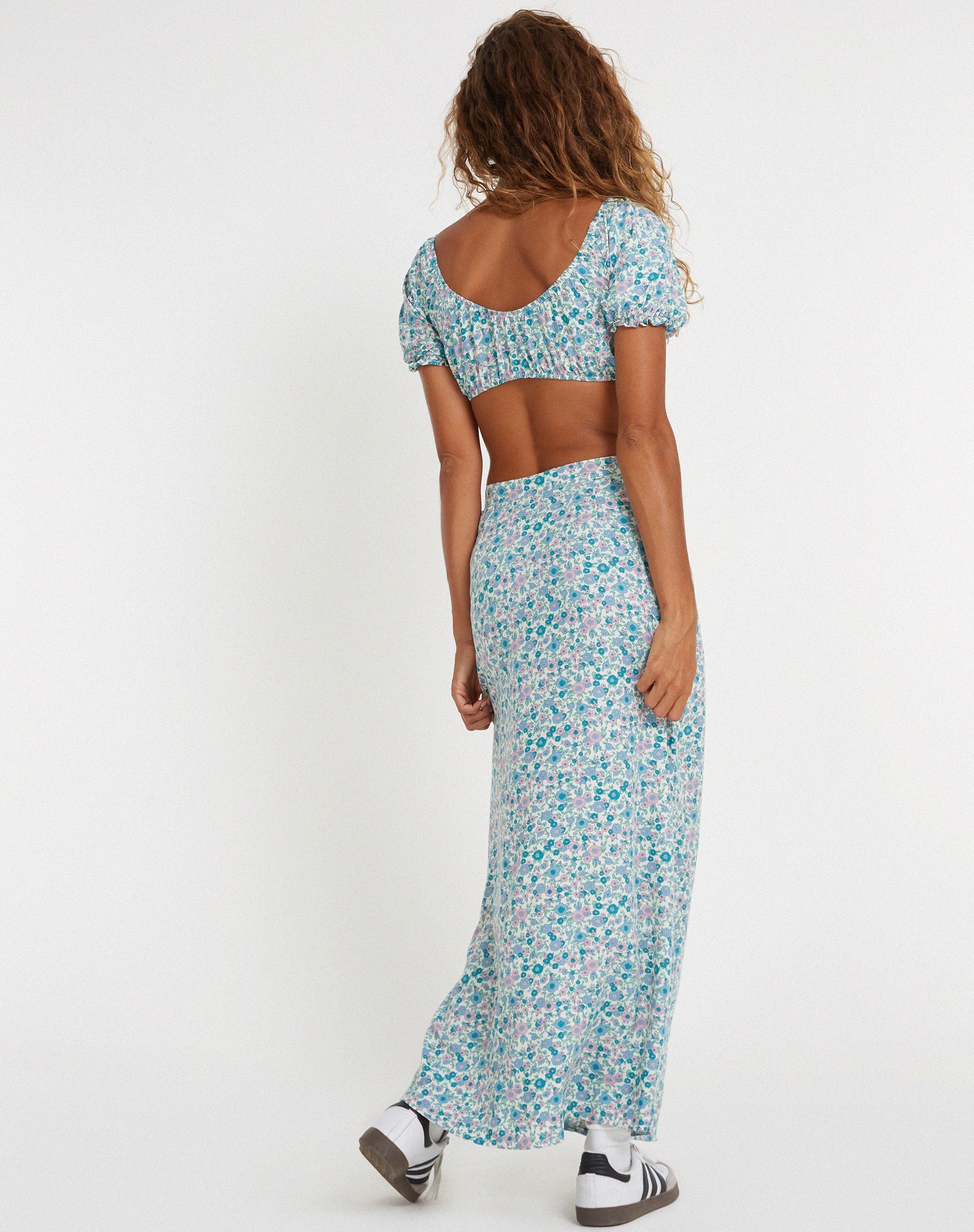 imagen de Rima Midi Skirt in Flower Power Blue