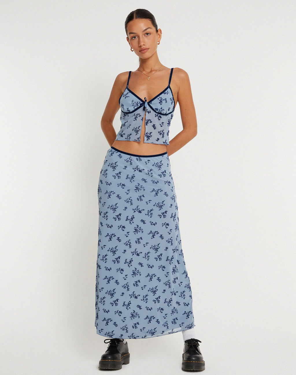 Rinzi Maxi Falda en Azul Claro Negro Botánico Flocado
