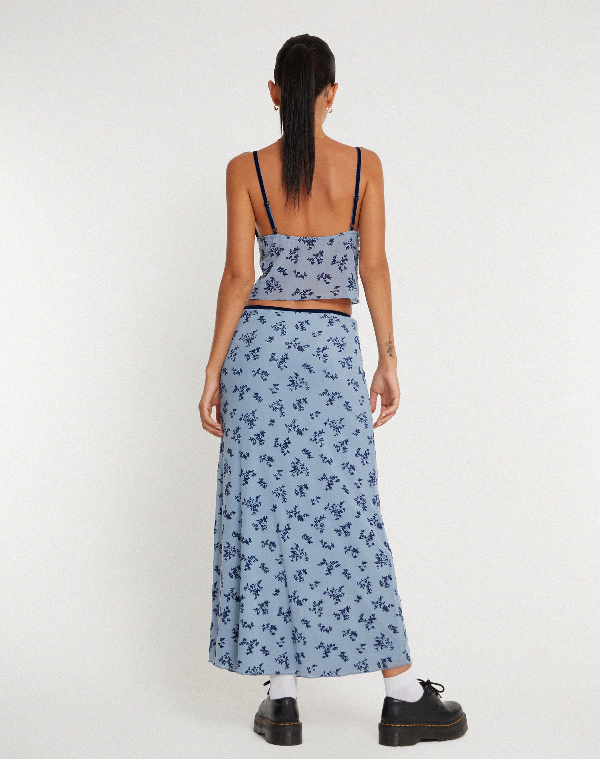 imagen de Rinzi Maxi Skirt in Light Blue Black Botanist Flocking
