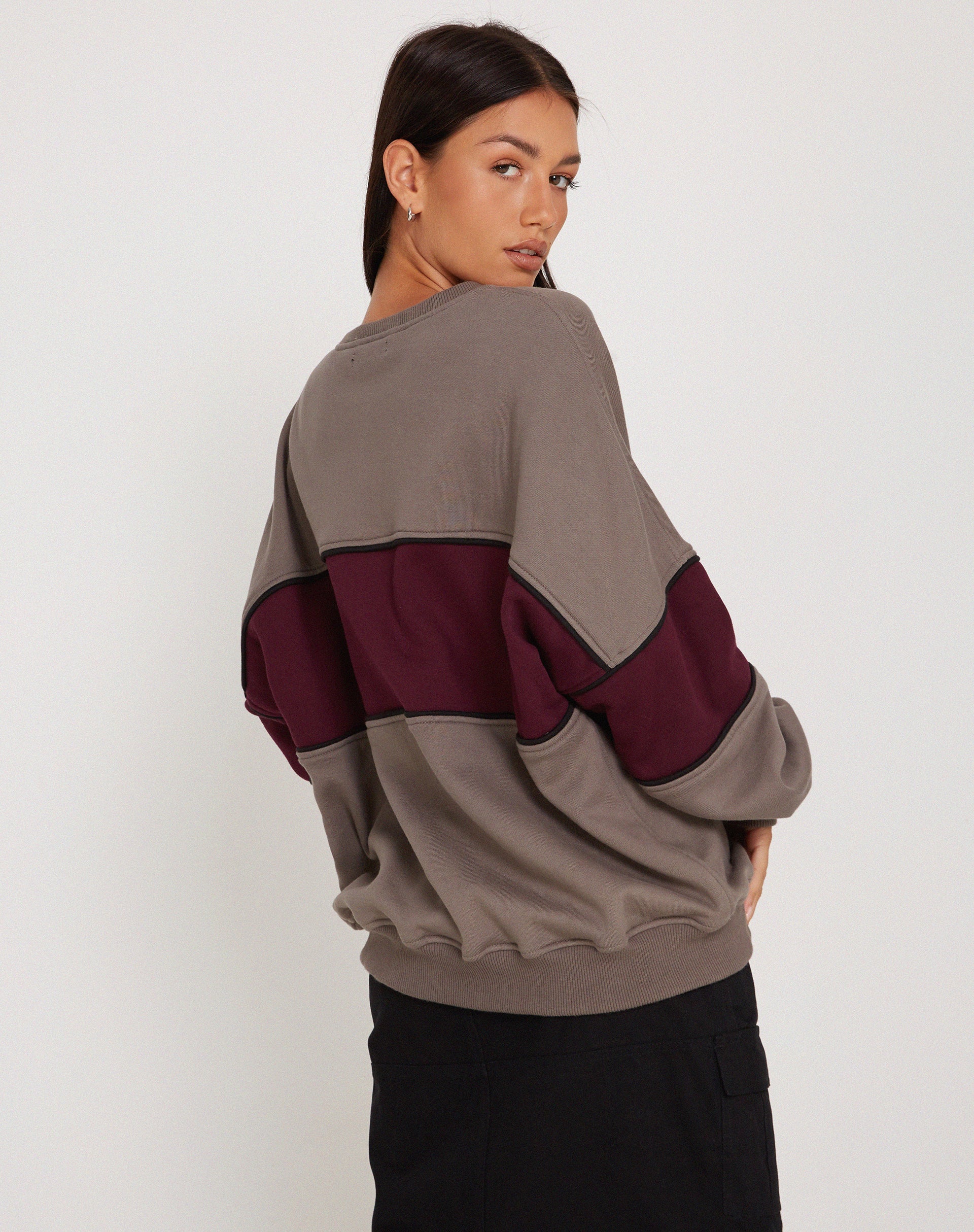 Imagen de la sudadera Samara en Cloudburst Oxblood Negro