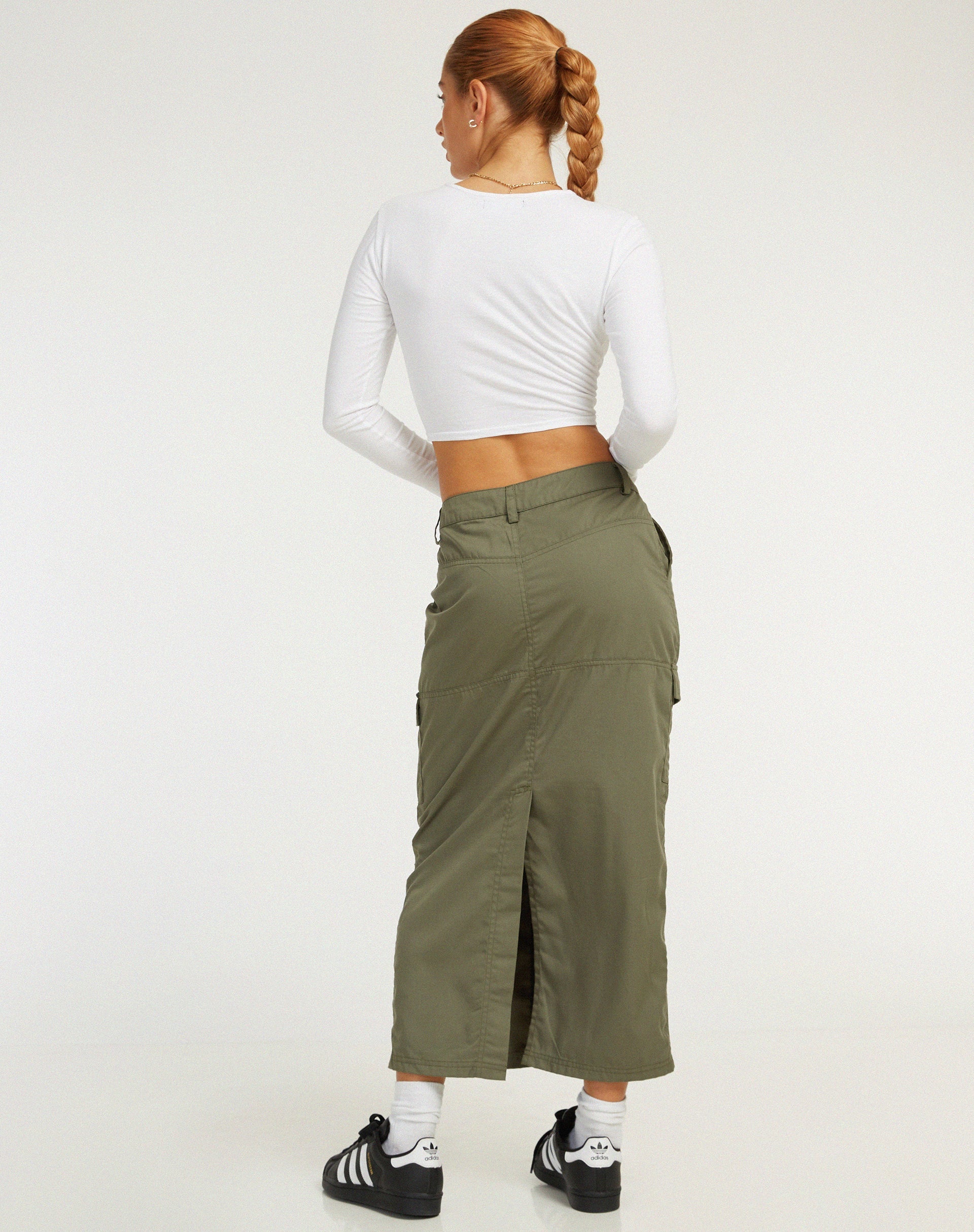 imagen de Widya Cargo Maxi Skirt en Dark Olive