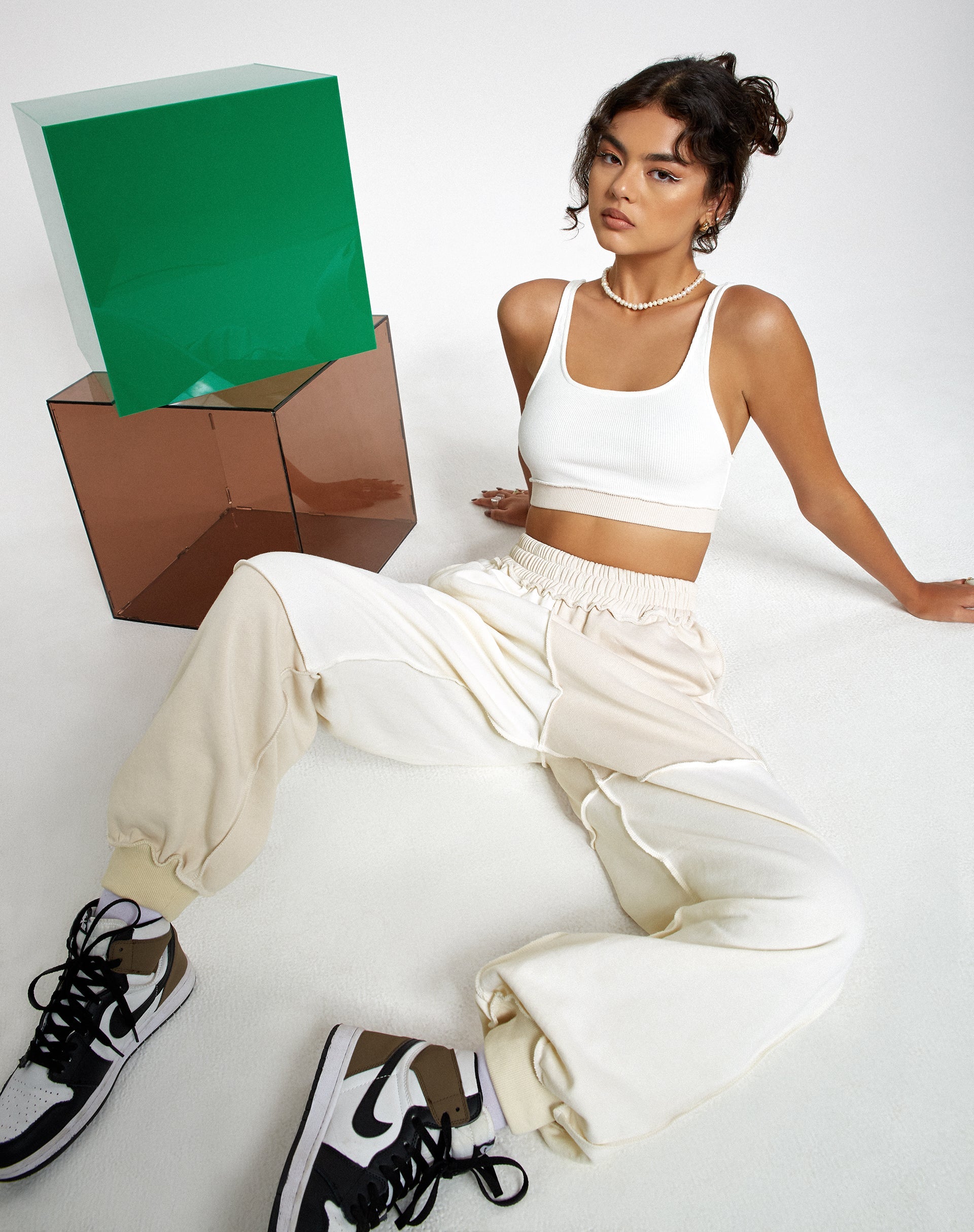 Imagen de Motel X Barbara Kristoffersen Ricci Crop Top en paneles marfil y blanco invierno