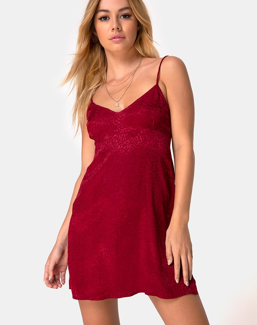 Rilia Slip Dress en Satén Chita Frambuesa