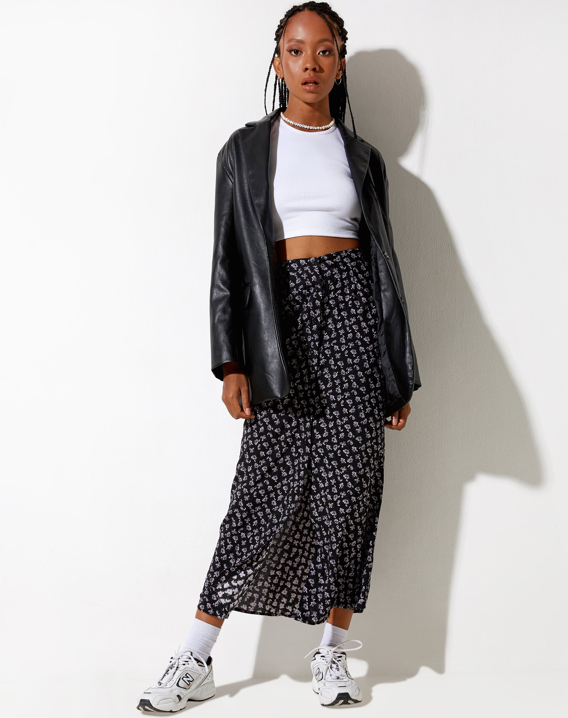 Imagen de Rima Falda Midi en Base Oscuro Floral Negro