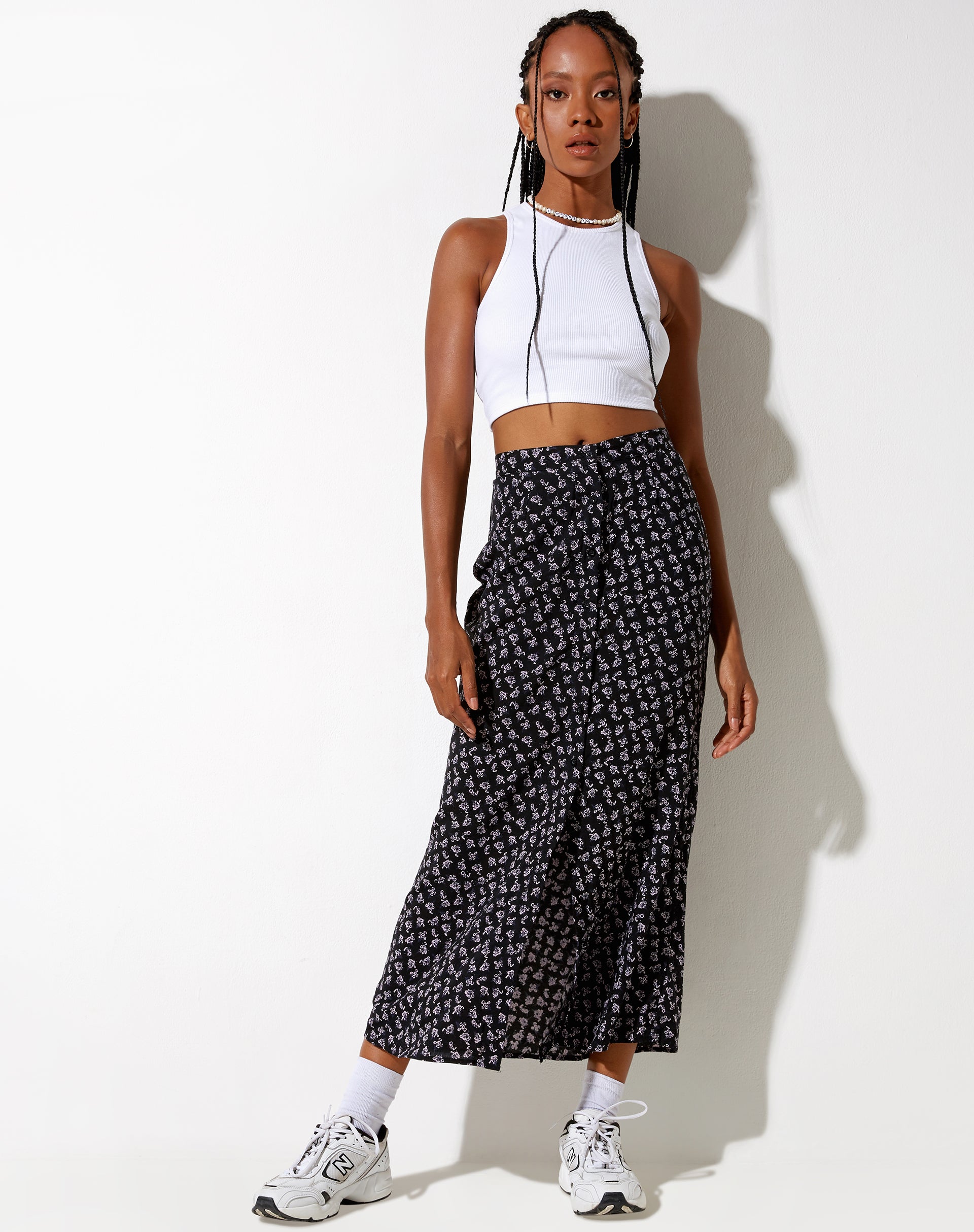 Imagen de Rima Falda Midi en Base Oscuro Floral Negro
