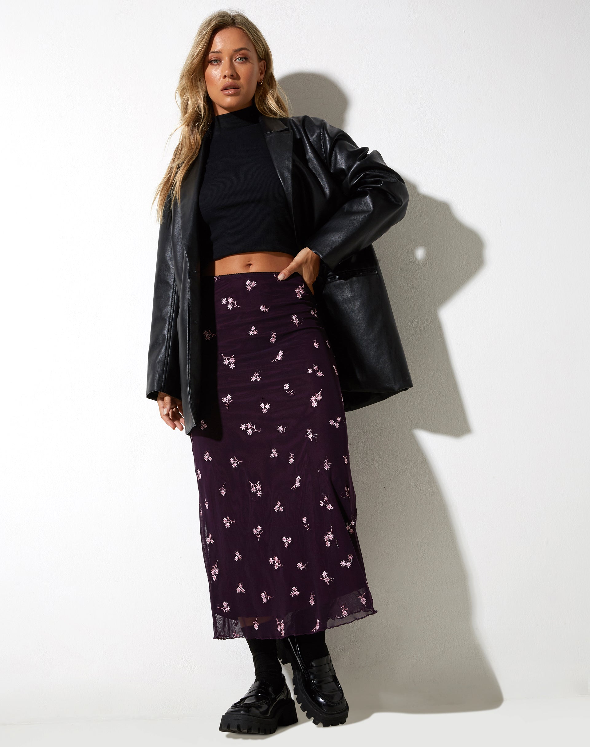 imagen de Rindu Maxi Skirt in Plum Daisy Embro