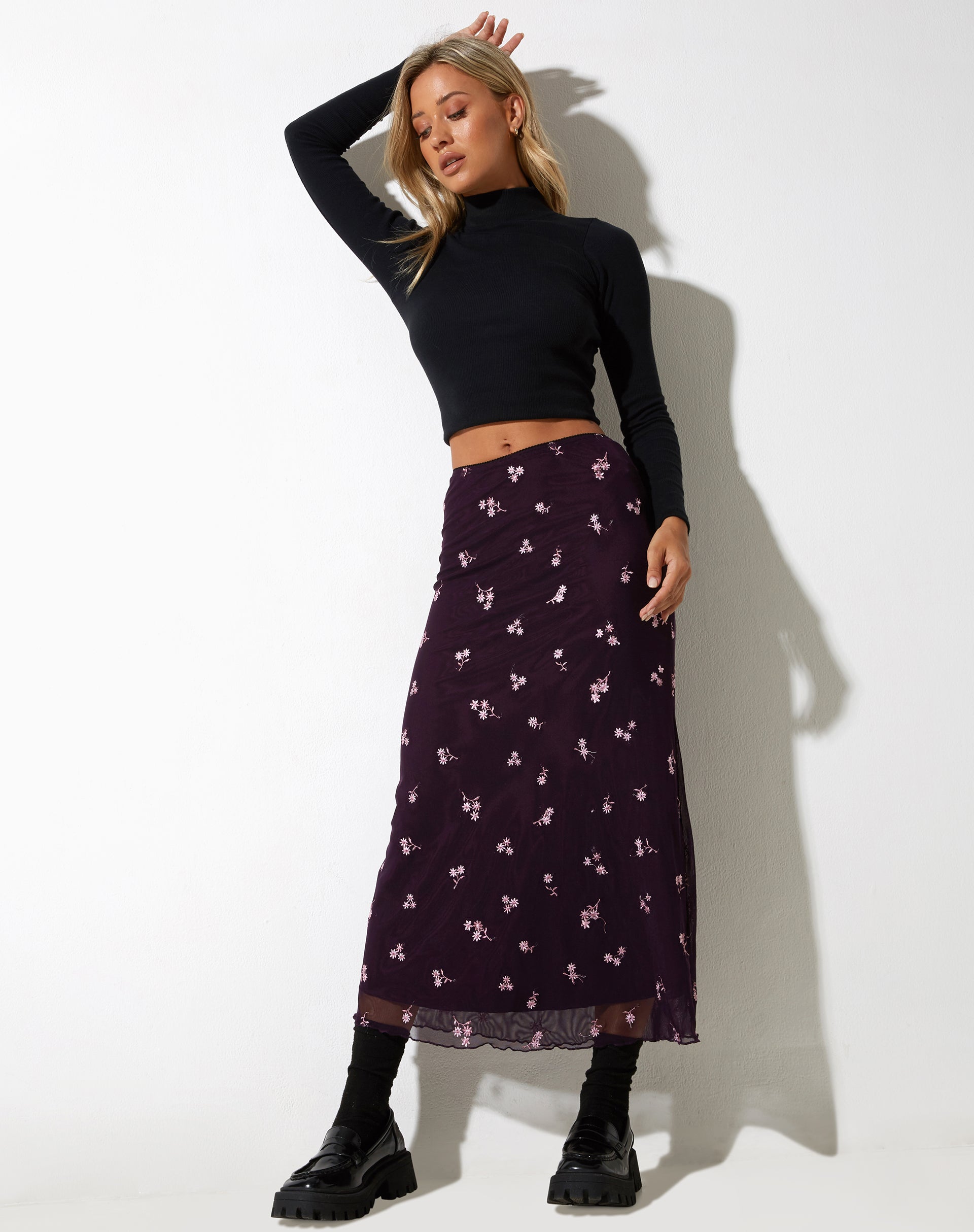 imagen de Rindu Maxi Skirt in Plum Daisy Embro