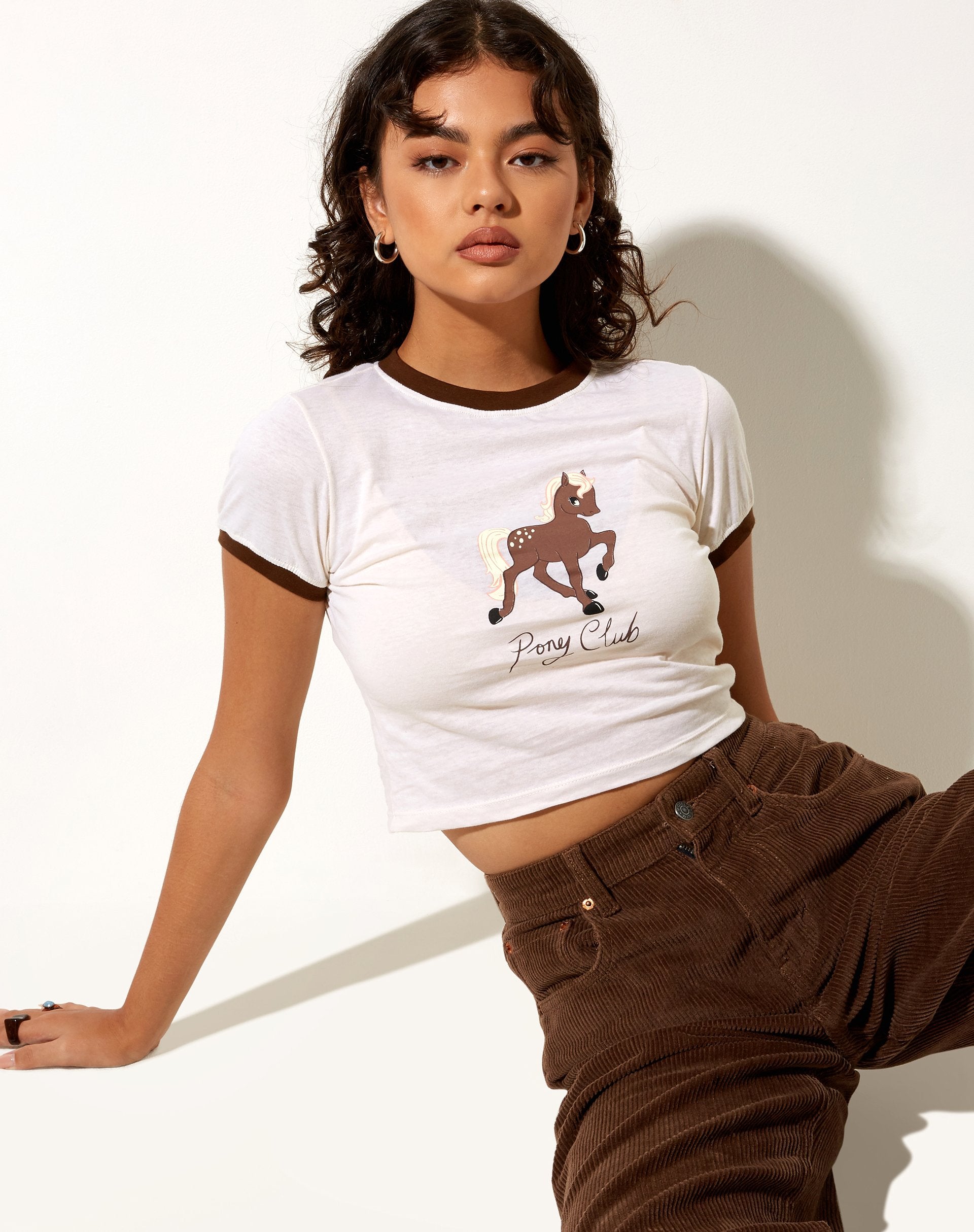 Imagen de Ringer Tee in Winter White Bind Cocoa Pony Club