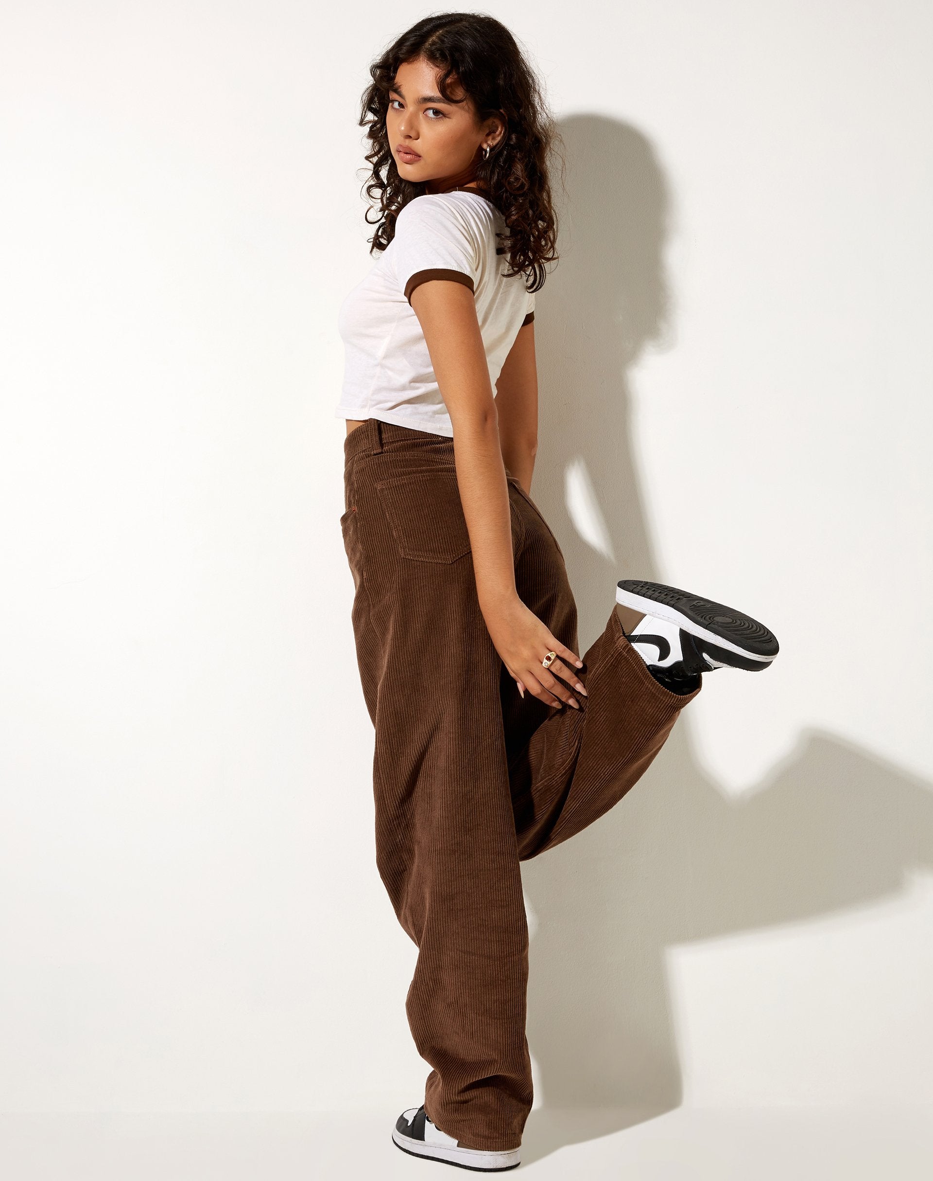 Imagen de Ringer Tee in Winter White Bind Cocoa Pony Club