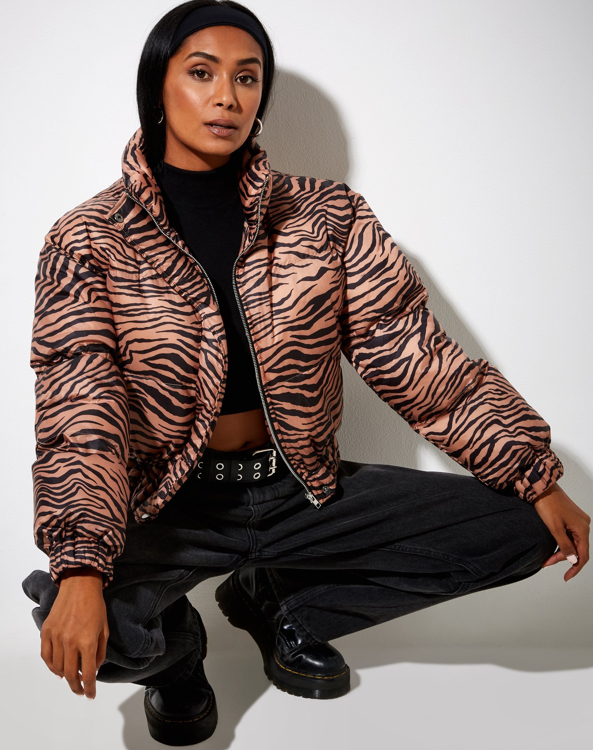 Imagen de Rohos Puffer Jacket en negro cebra y marrón