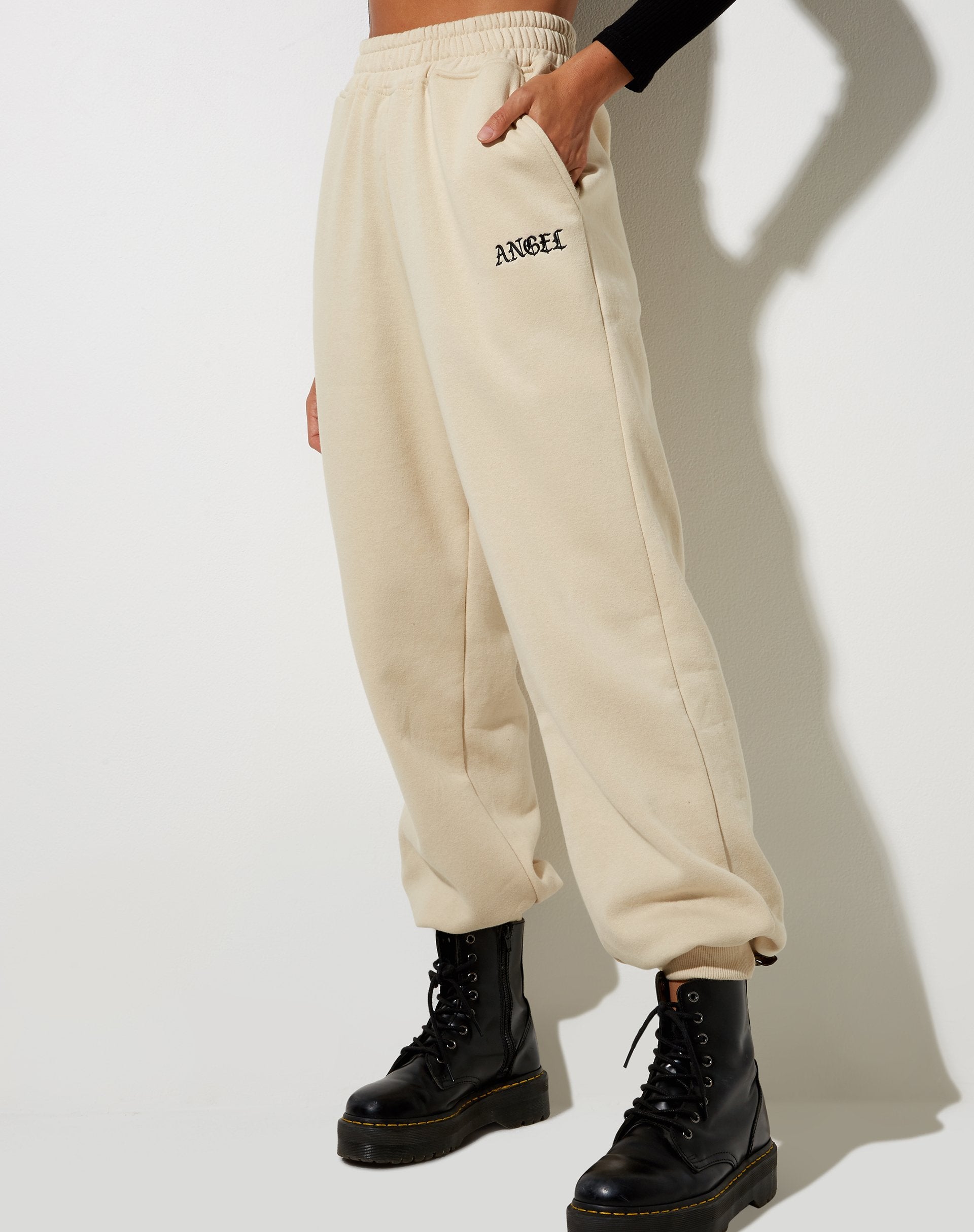 Imagen de Roider Jogger en Stone Angel Embro