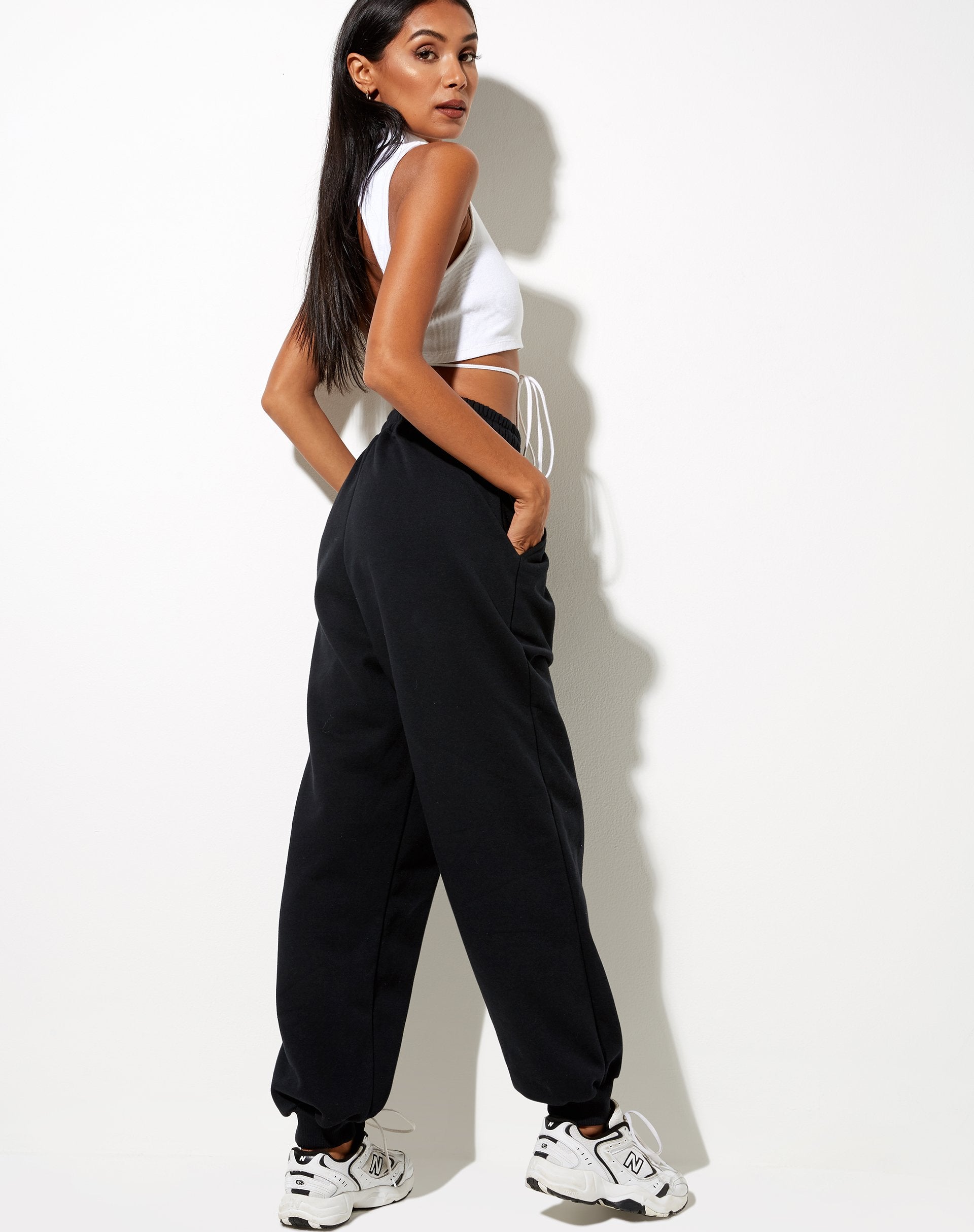 Imagen de Roider Jogger en Negro Champiñón Rojo Embro