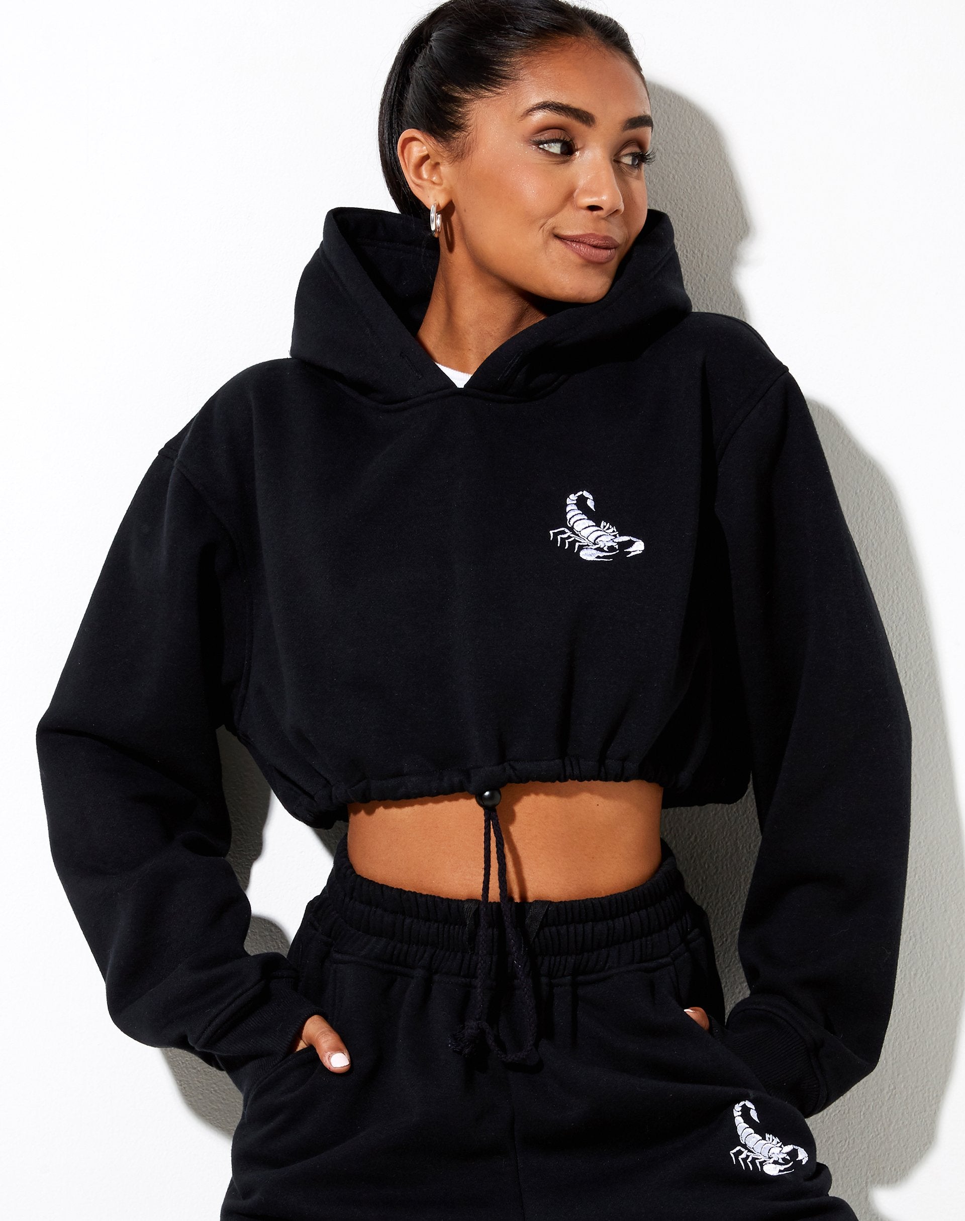 Imagen de Caden Hoodie in Black with Scorpion White Embro