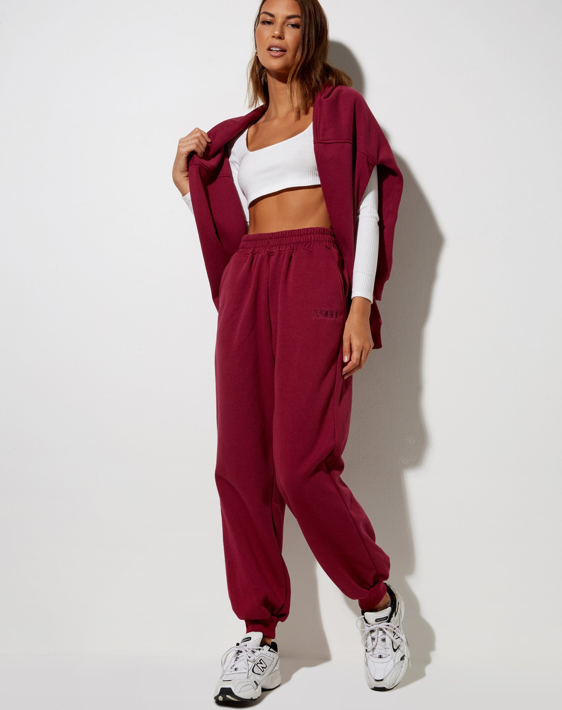Imagen de Roider Jogger en Borgoña Angel Embro