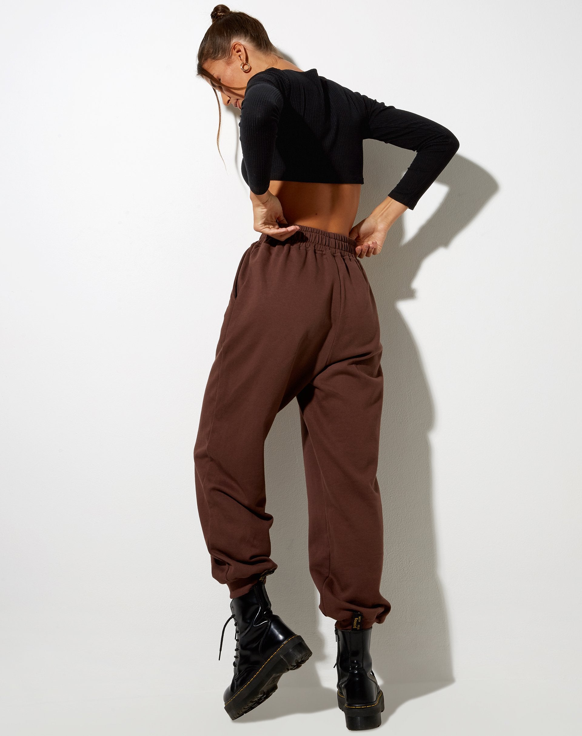 Imagen de Roider Jogger en caoba profundo Cowgirl Gold Embro