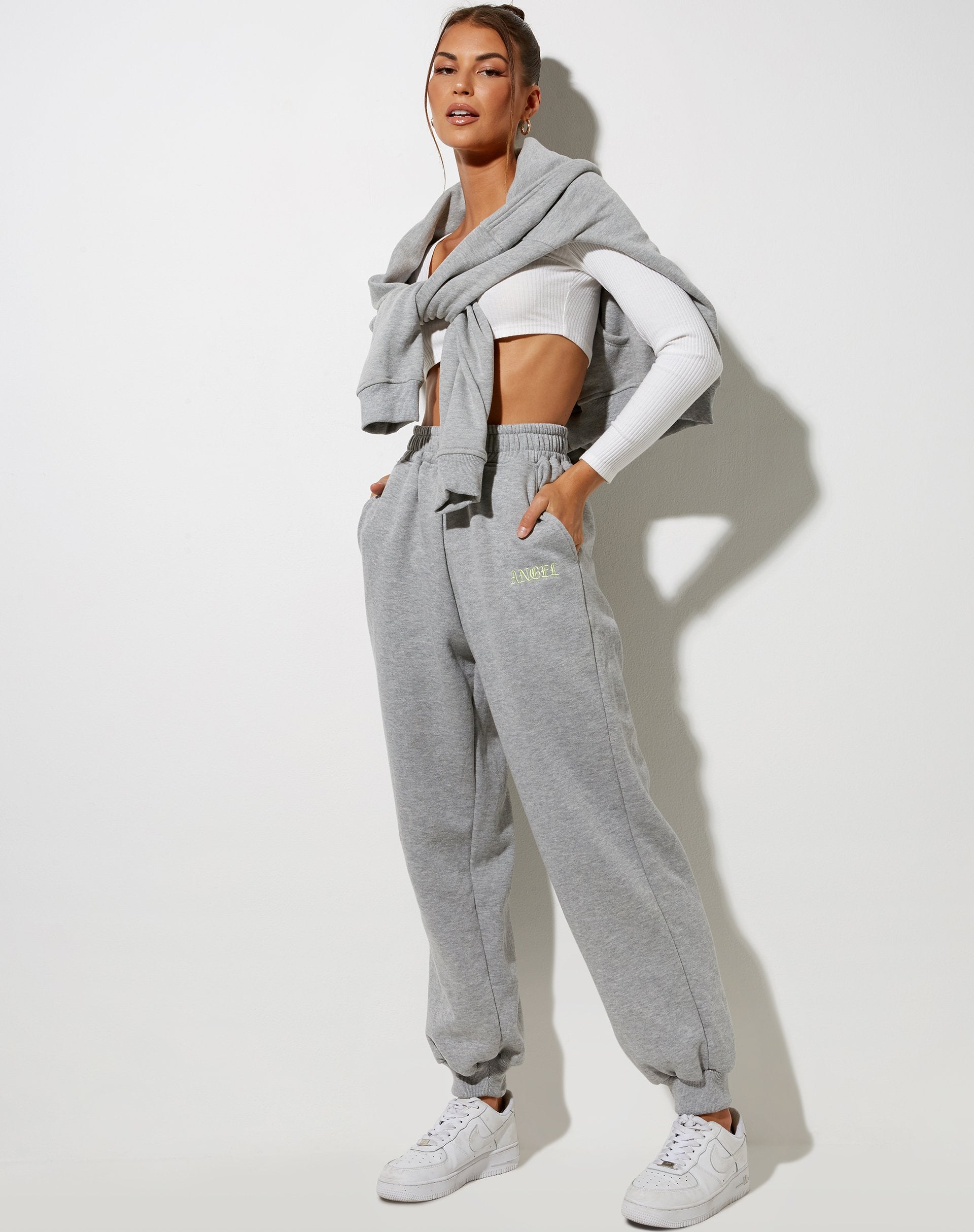 Imagen de Roider Jogger en Greymarl con Angel Embro en Lemon