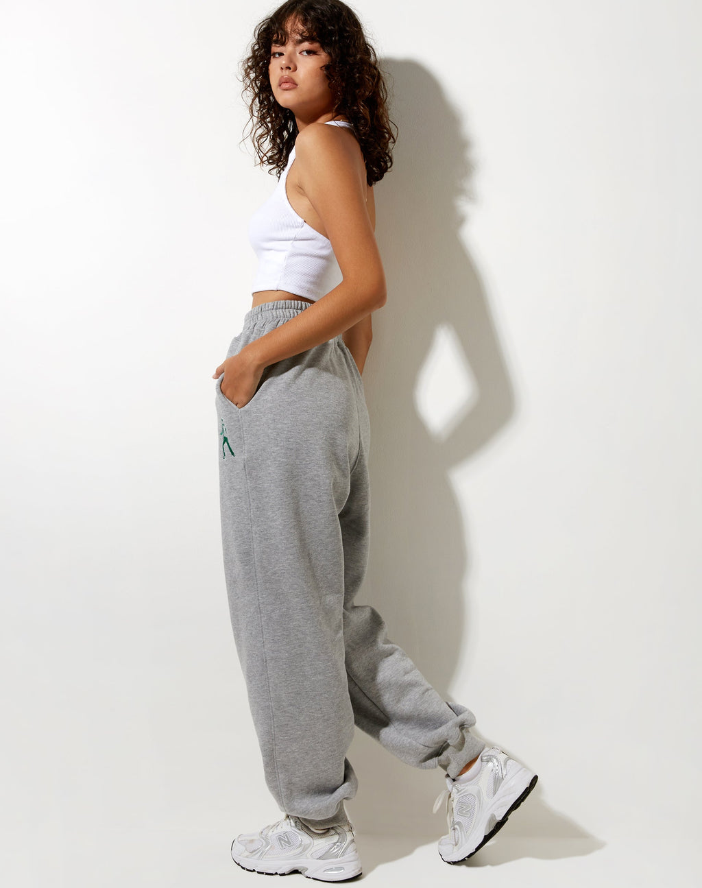 Roider Jogger en Greymarl Dancing Figure Embro