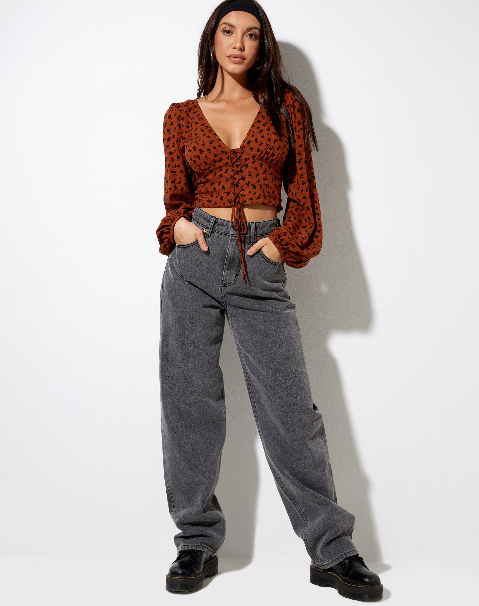Imagen de Romina Top en Dainty Daisy Marrón Bombay