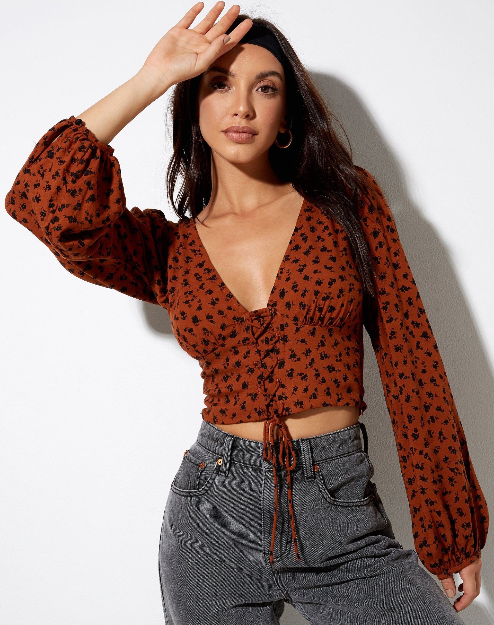 Imagen de Romina Top en Dainty Daisy Marrón Bombay