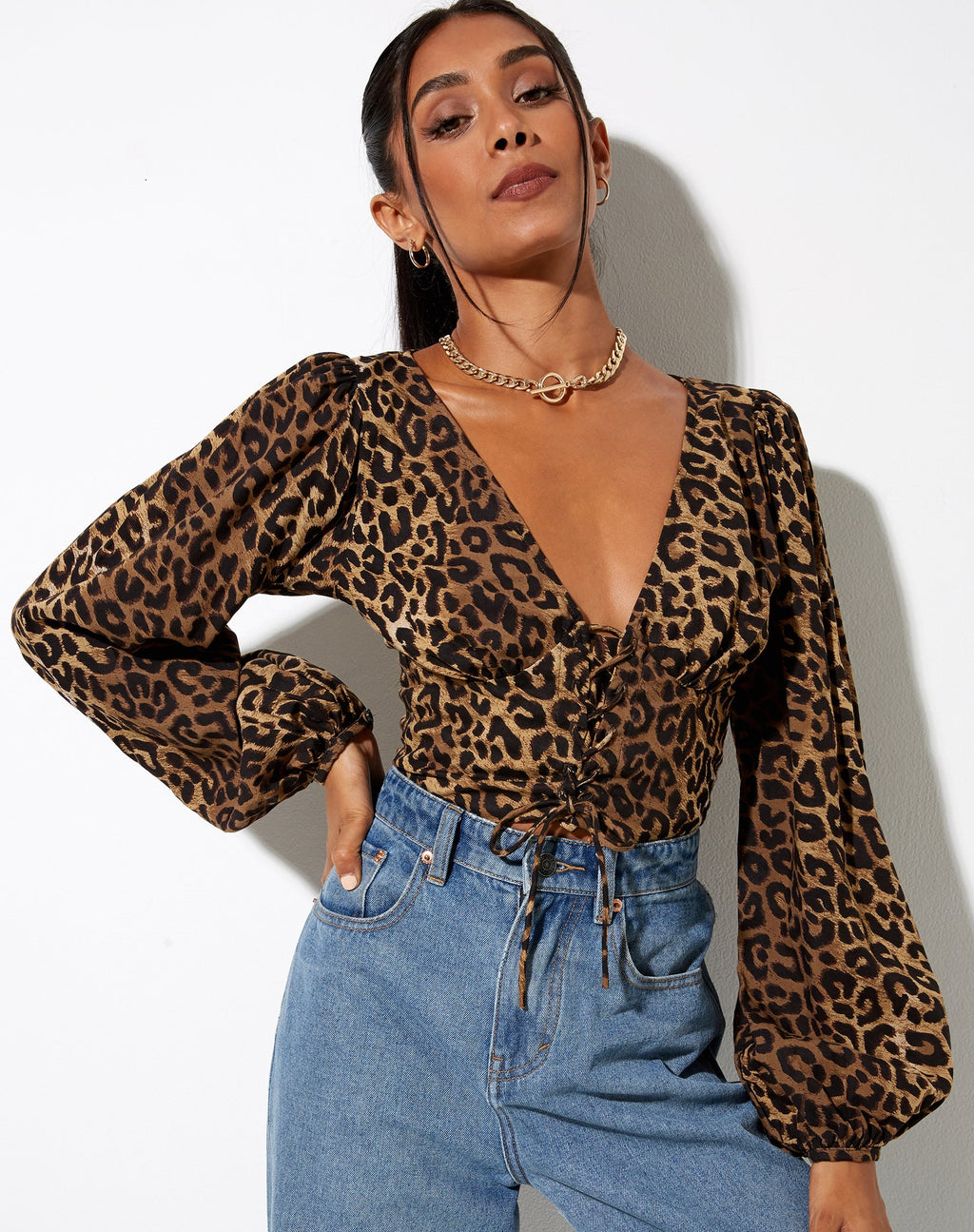 Top Romina en marrón leopardo nocturno
