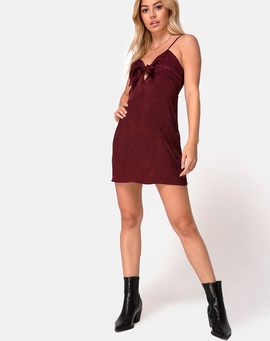 Imagen del vestido Ronina de satén Chita Borgoña