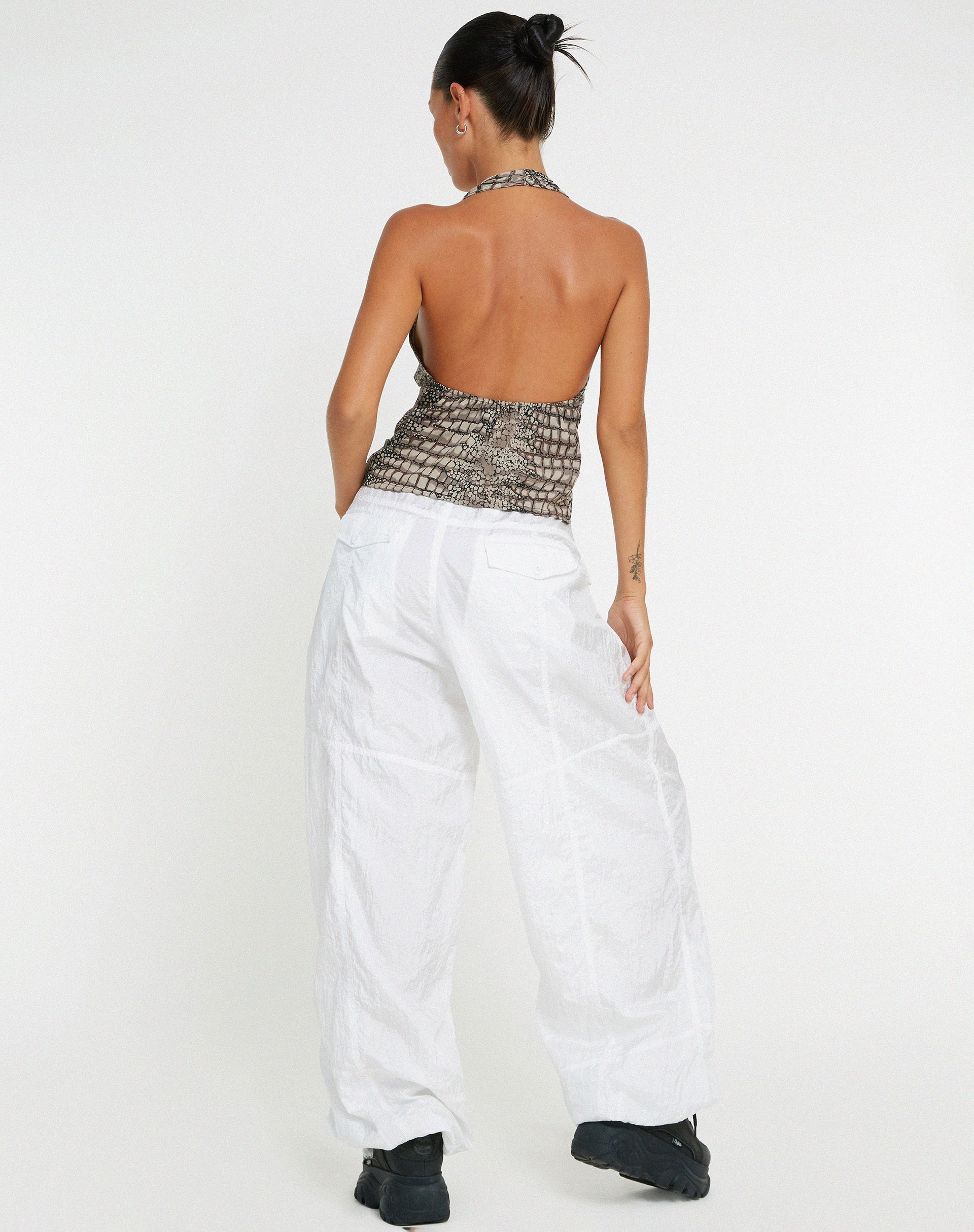 imagen de Roula Halter Top en Croc Gris Neutro