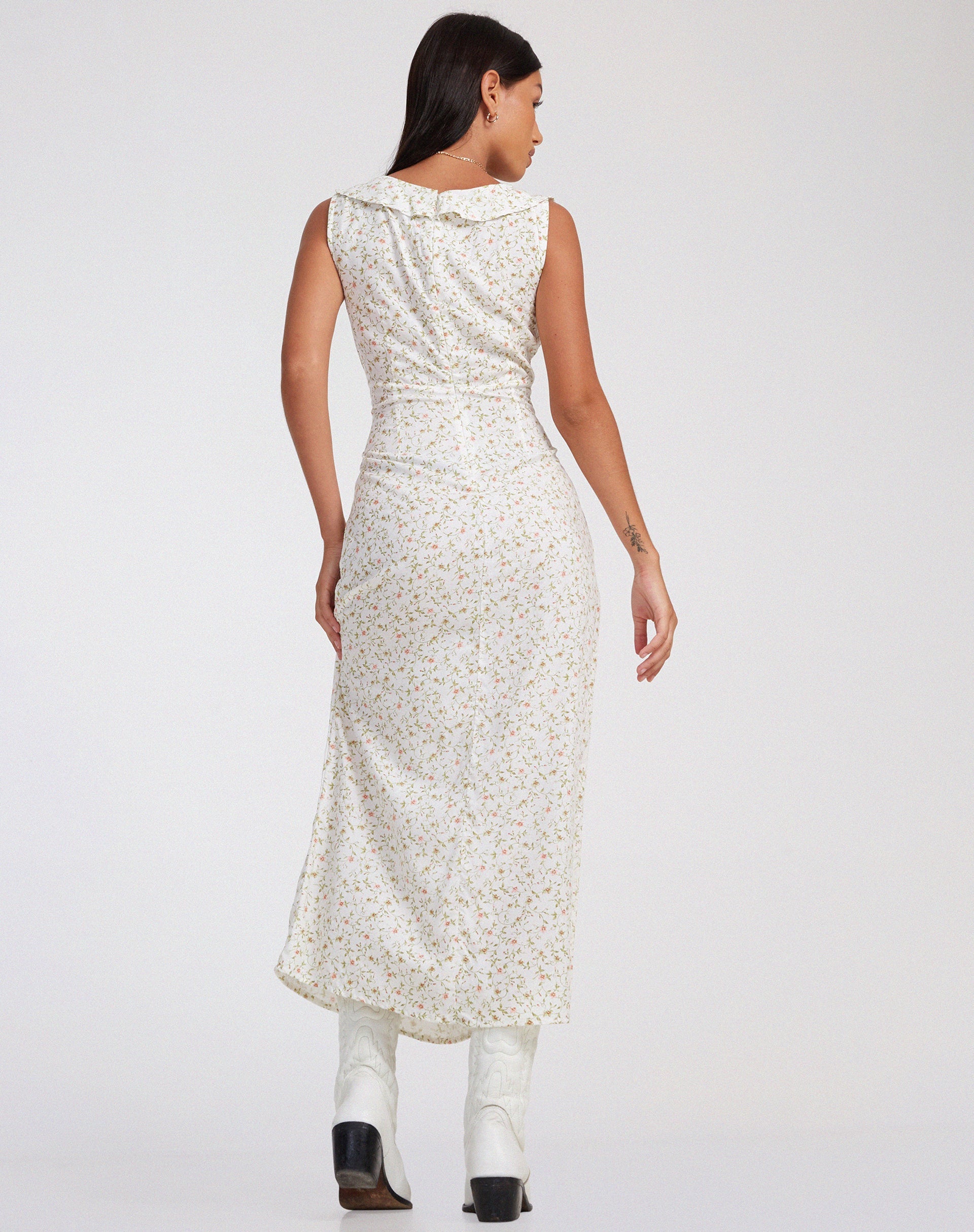 imagen de Rufiso Midi Dress in Pretty Petal Ivory