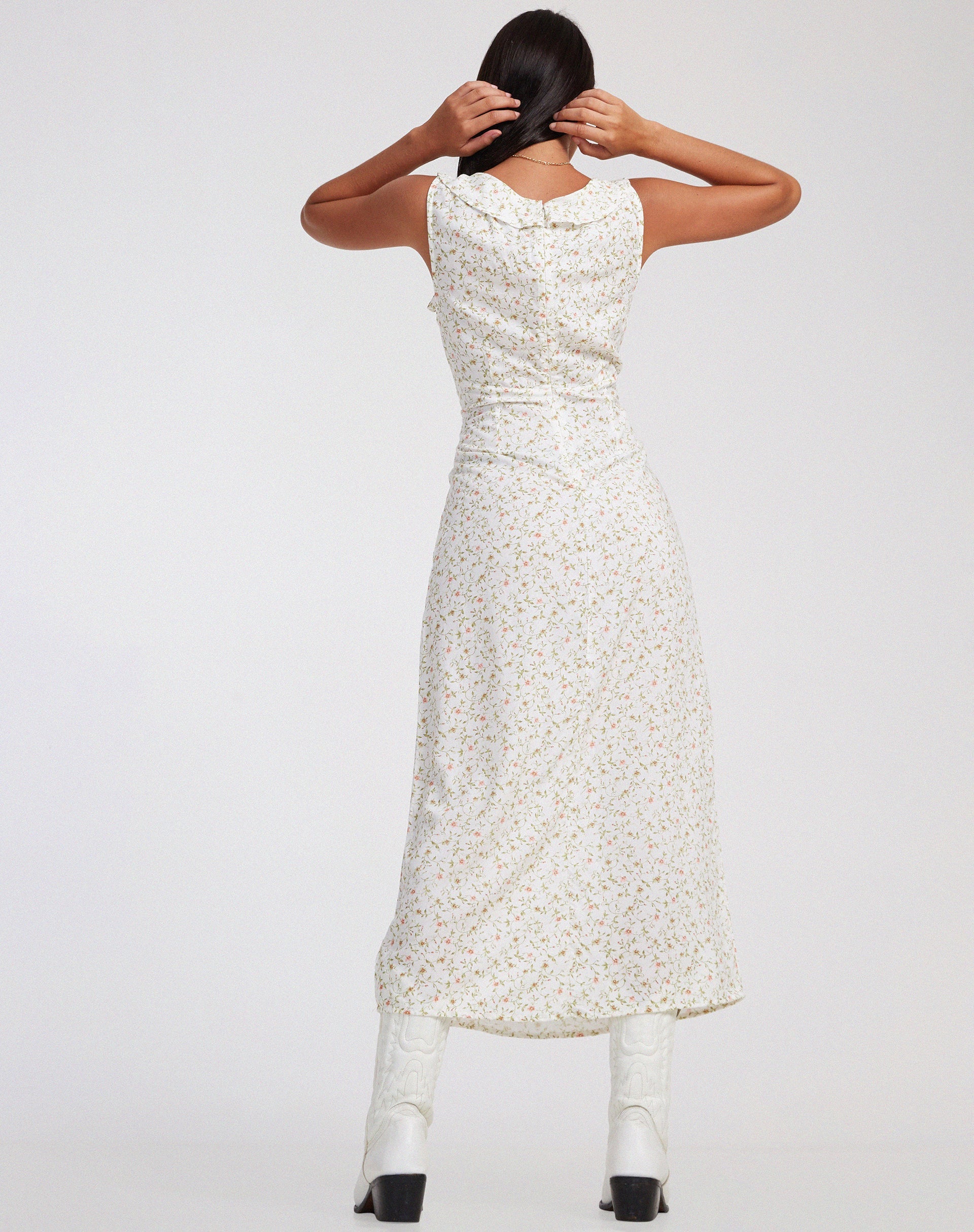 imagen de Rufiso Midi Dress in Pretty Petal Ivory