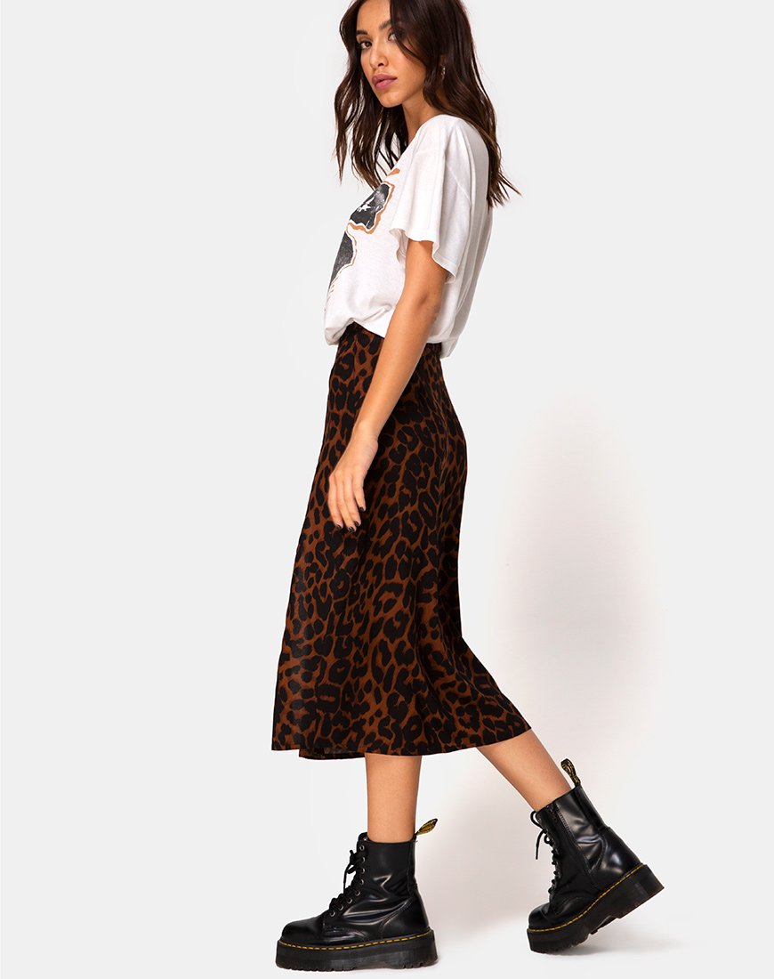 Imagen de la falda Saika en jaguar oversize marrón