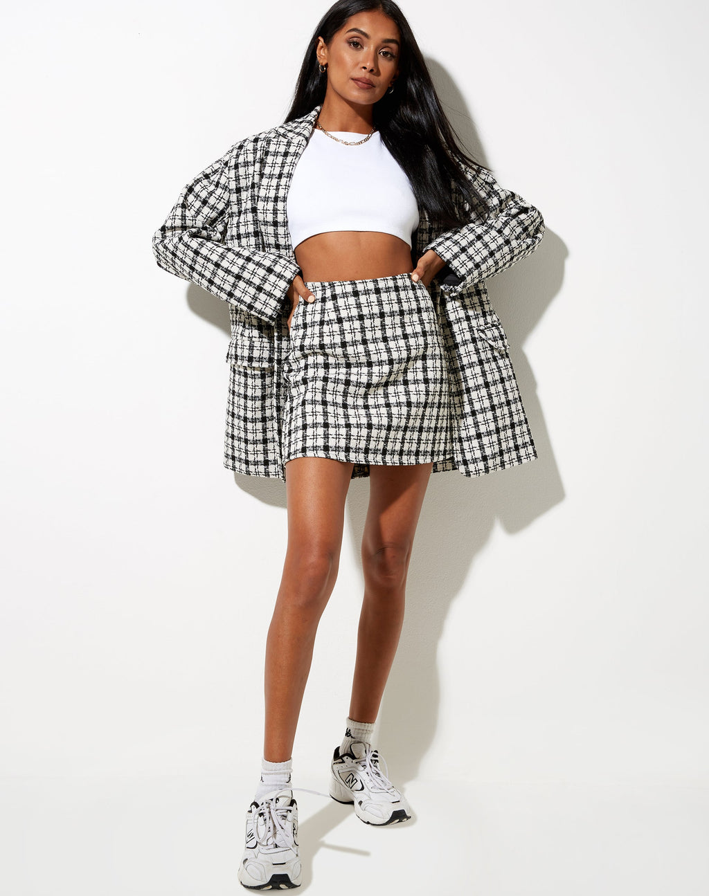 Blazer Saken de cuadros blancos y negros