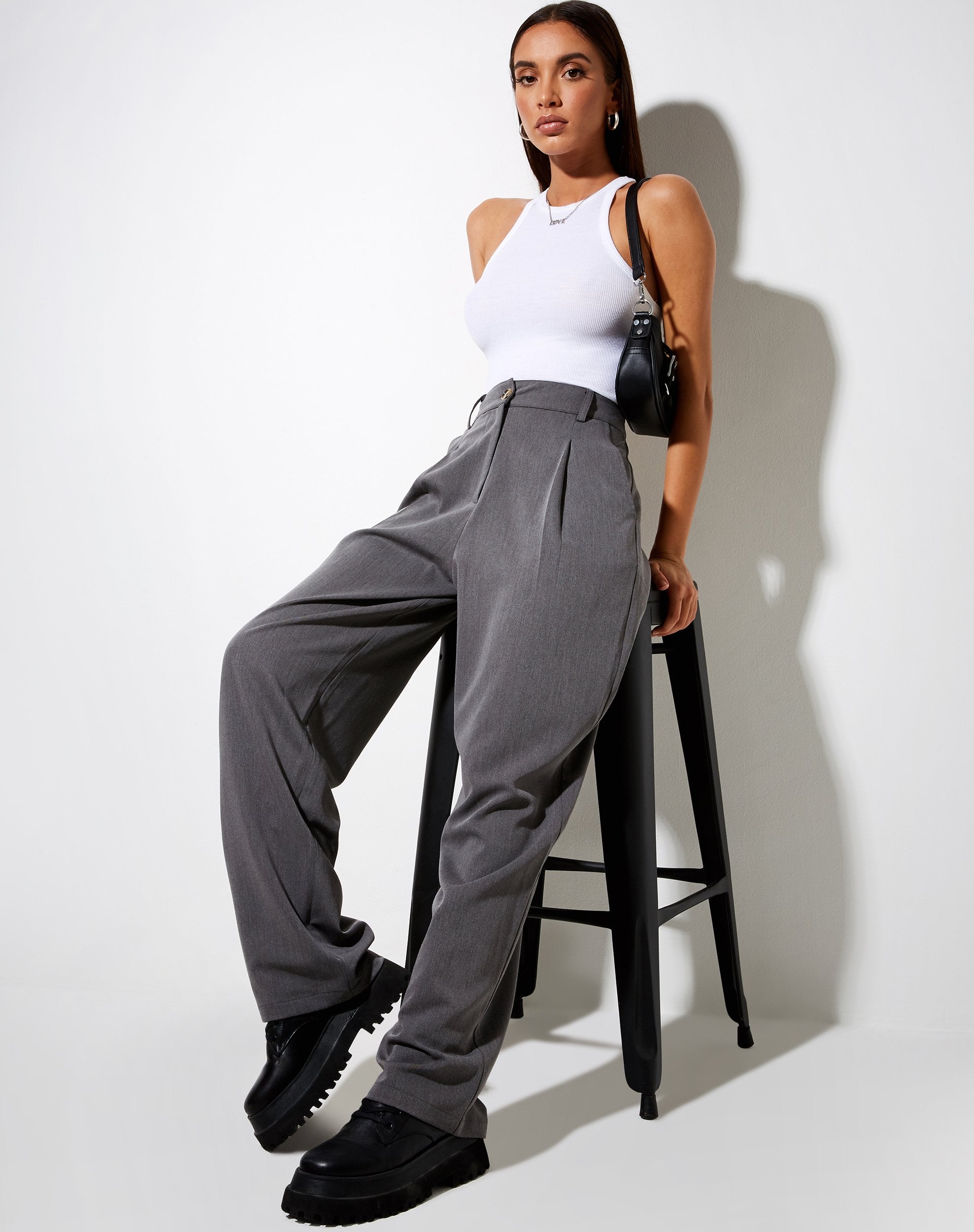Imagen del pantalón Sakila en Tailoring Charcoal