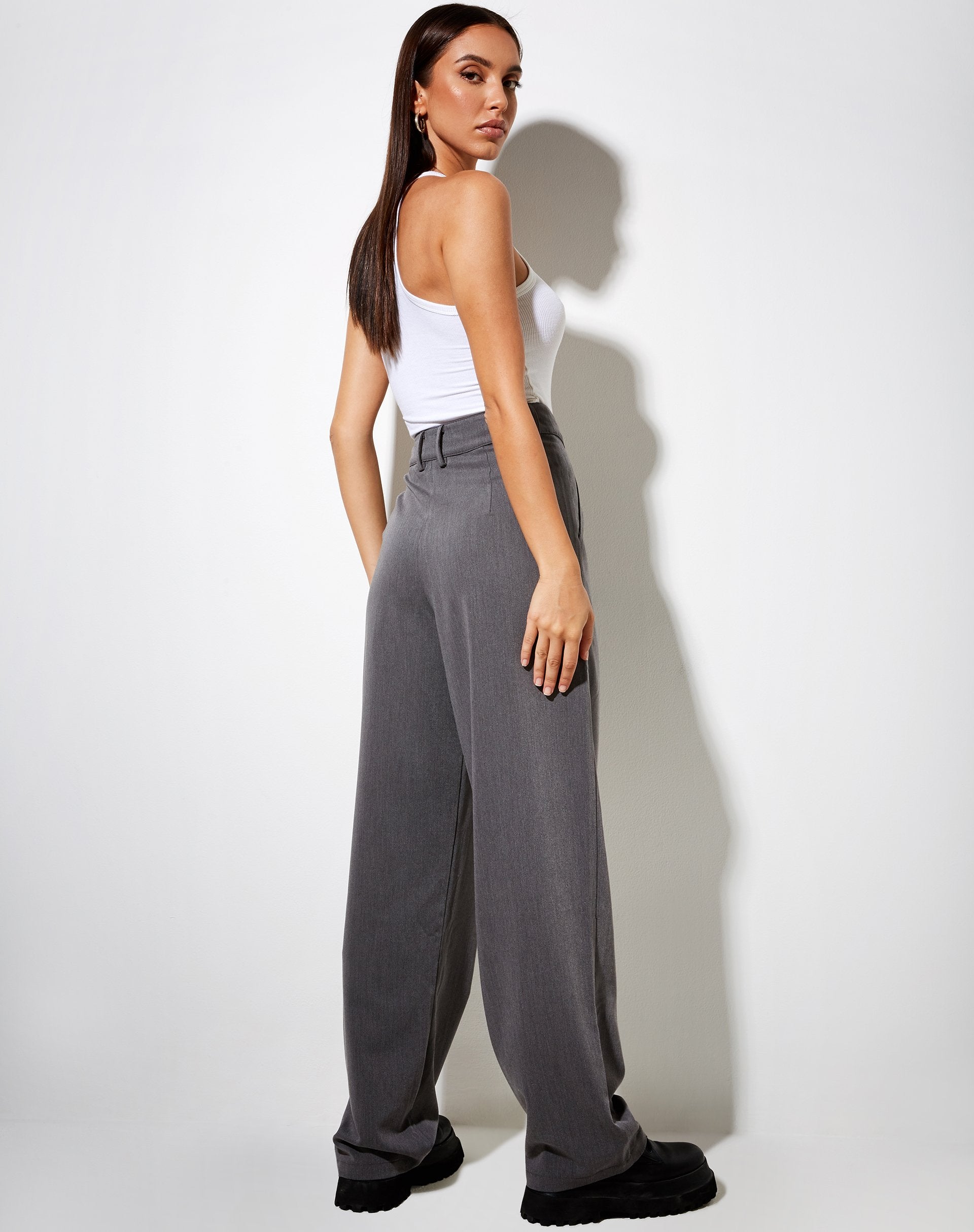 Imagen del pantalón Sakila en Tailoring Charcoal