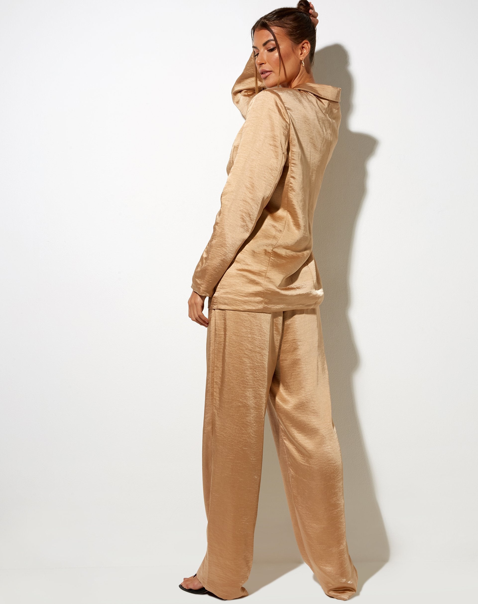Imagen del pantalón Sakila de satén Golden Sand