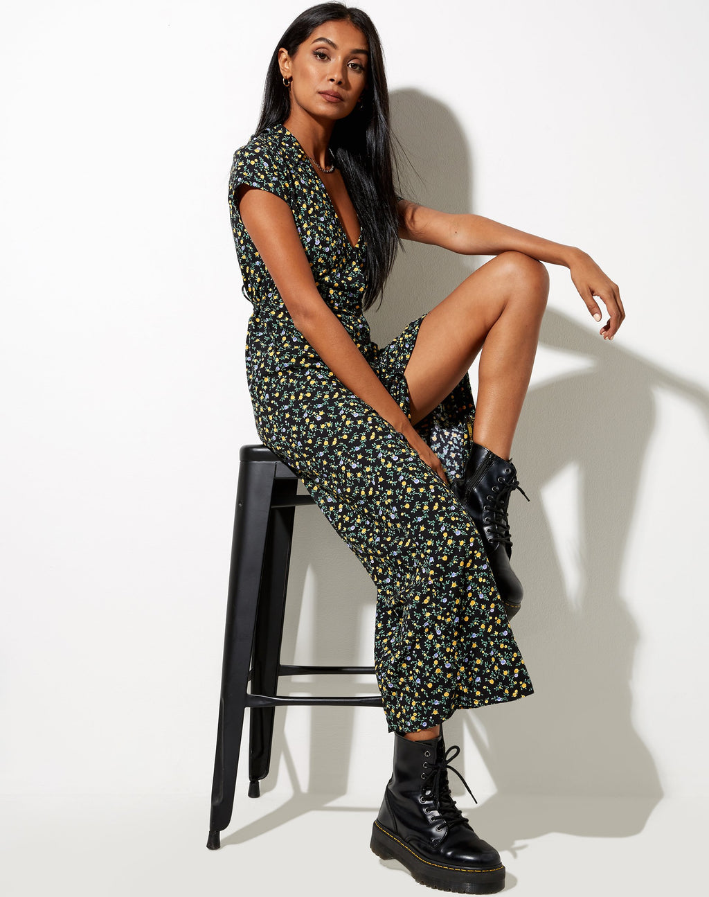 Salara Midi Dress in Flowing Flower Negro