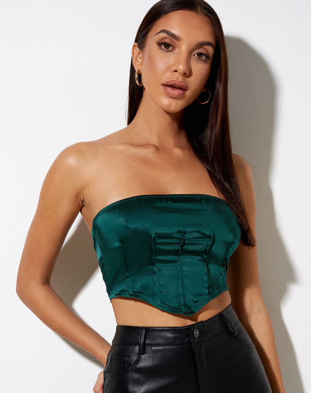 Top Sanja Bandeau en satén verde bosque