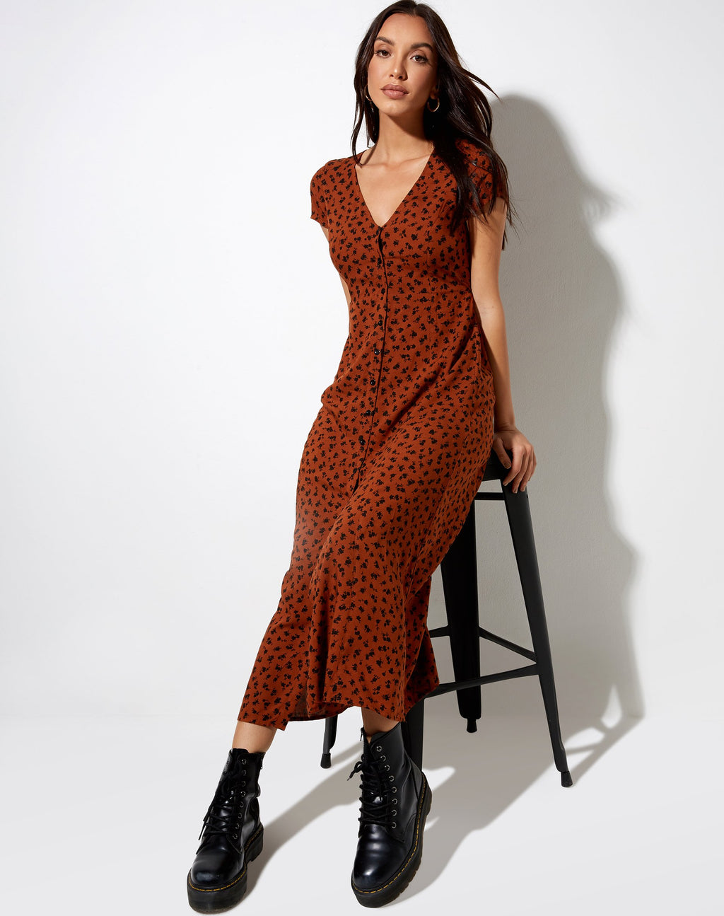 Vestido Sanrin Midi en Dainty Daisy Marrón Bombay