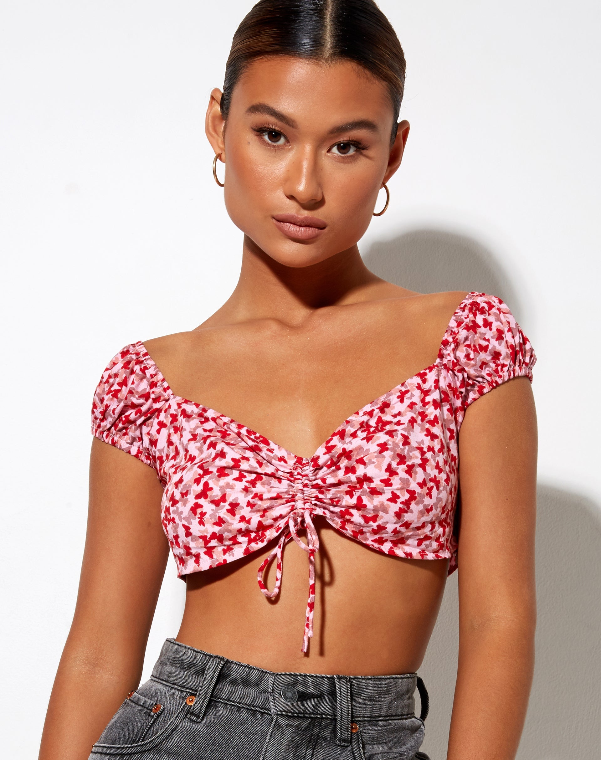 Imagen de Sarae Crop Top en Ditsy Butterfly Melocotón y Rojo