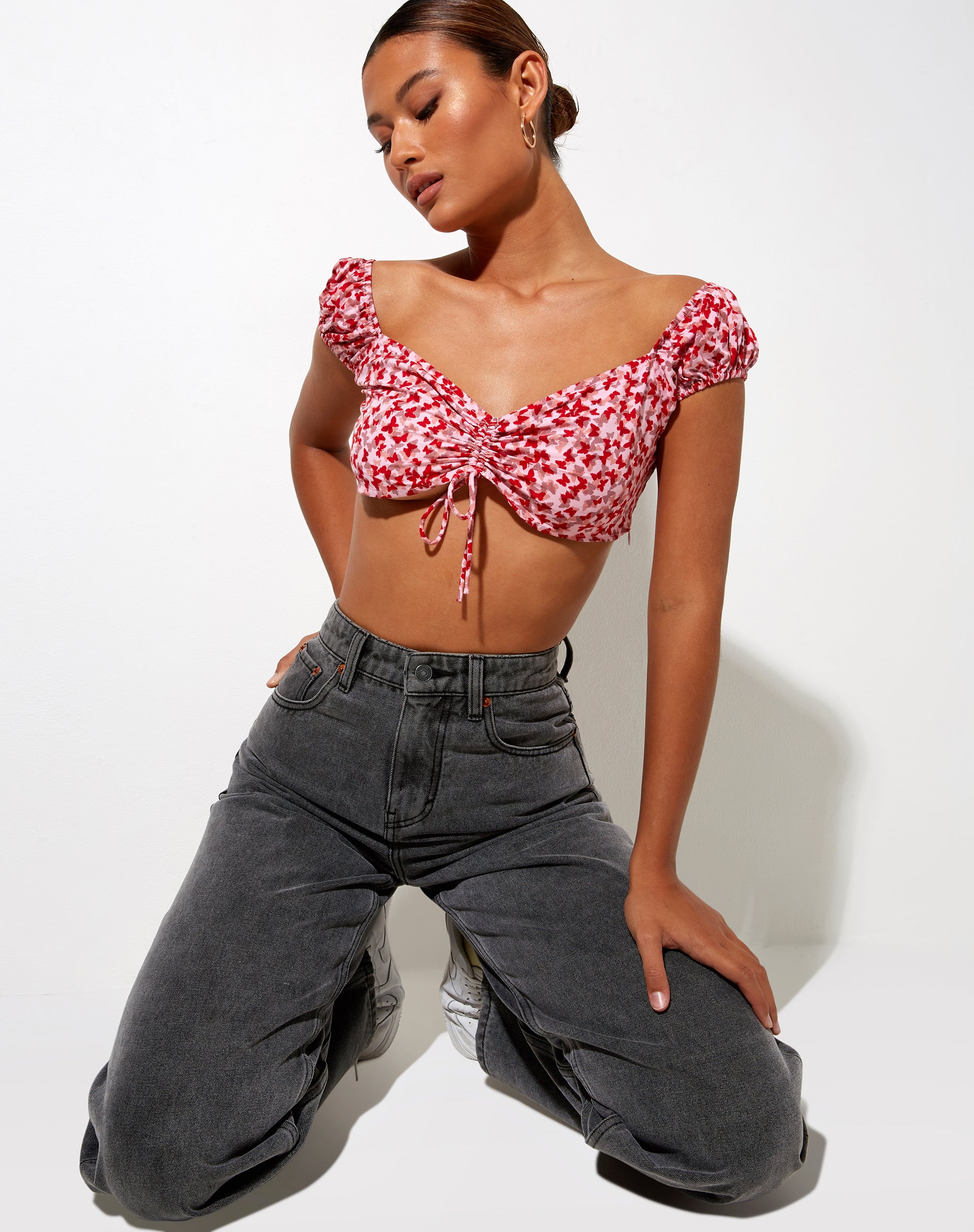 Imagen de Sarae Crop Top en Ditsy Butterfly Melocotón y Rojo
