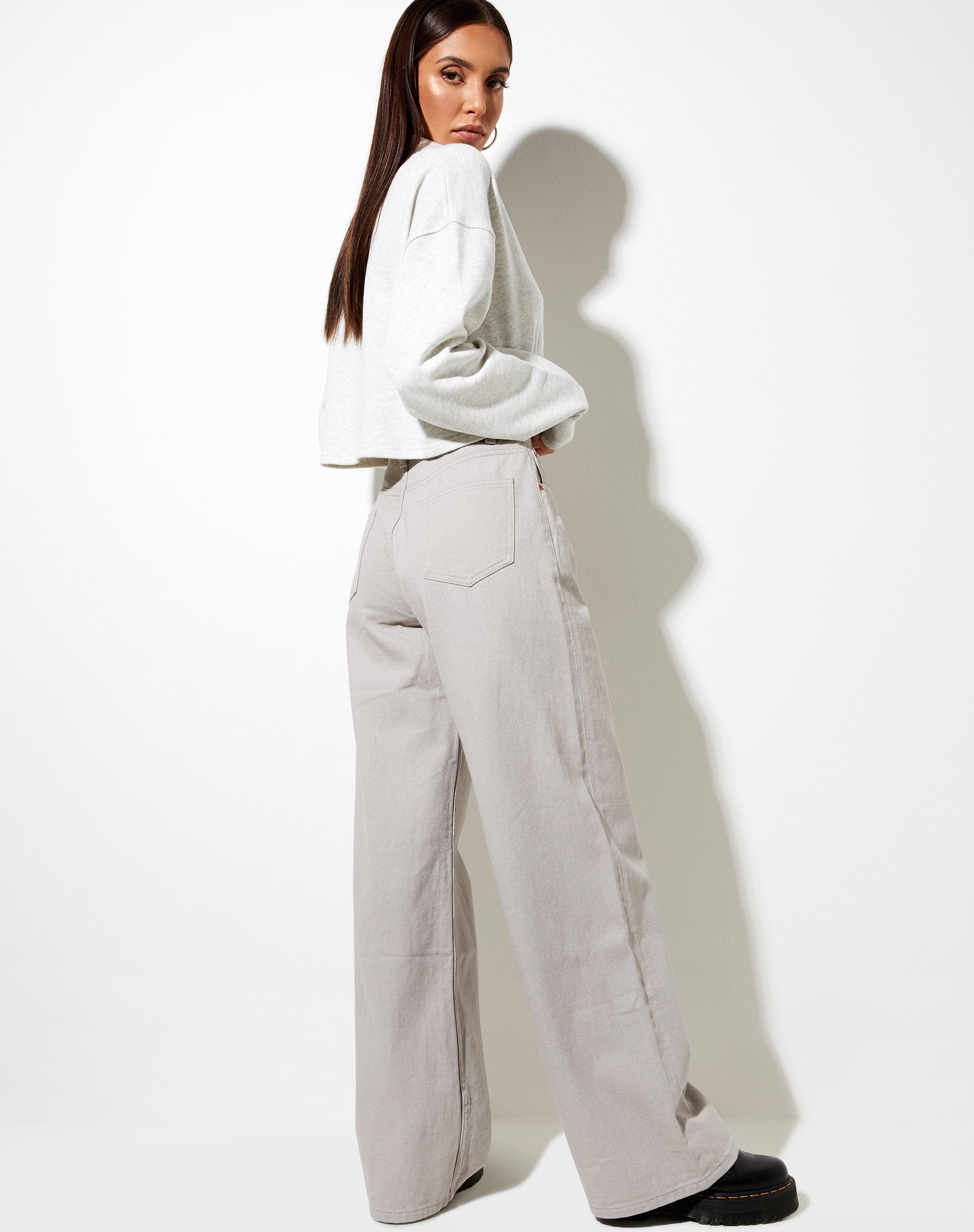 Imagen de Saria Crop Top en Gris Lavado Etiqueta Angel Energy