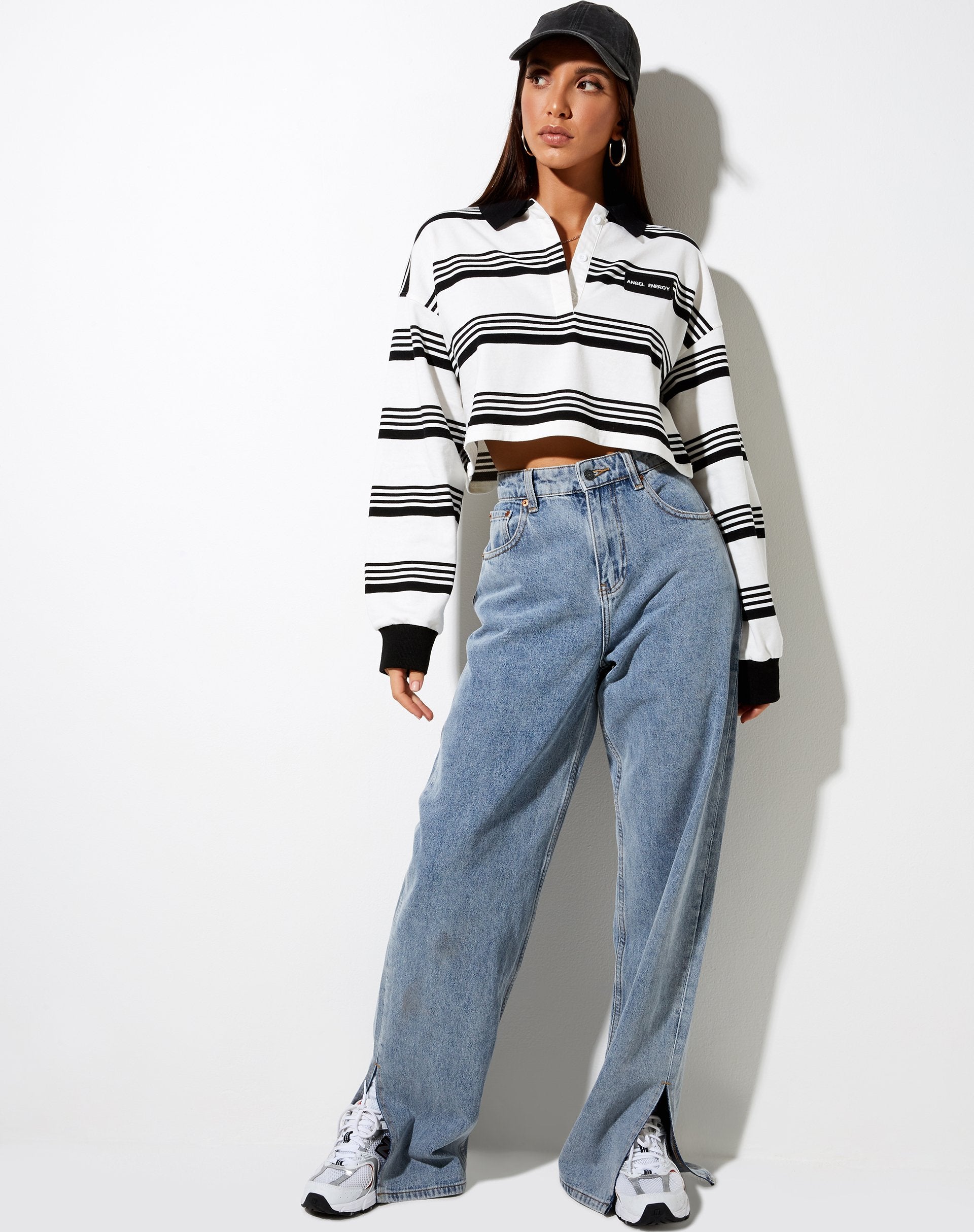 Imagen de Saria Crop Top de rayas negras Angel Energy Label