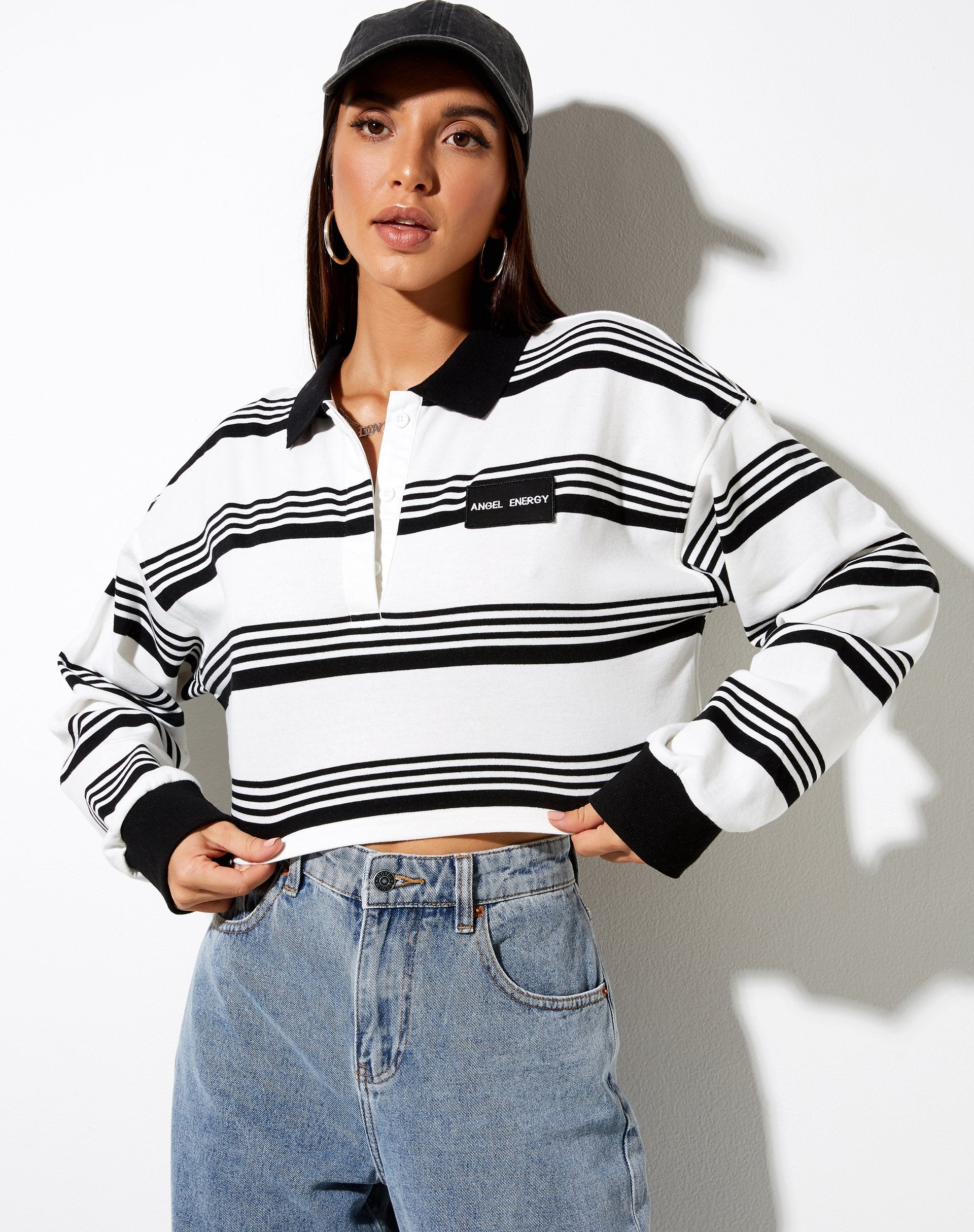 Imagen de Saria Crop Top de rayas negras Angel Energy Label