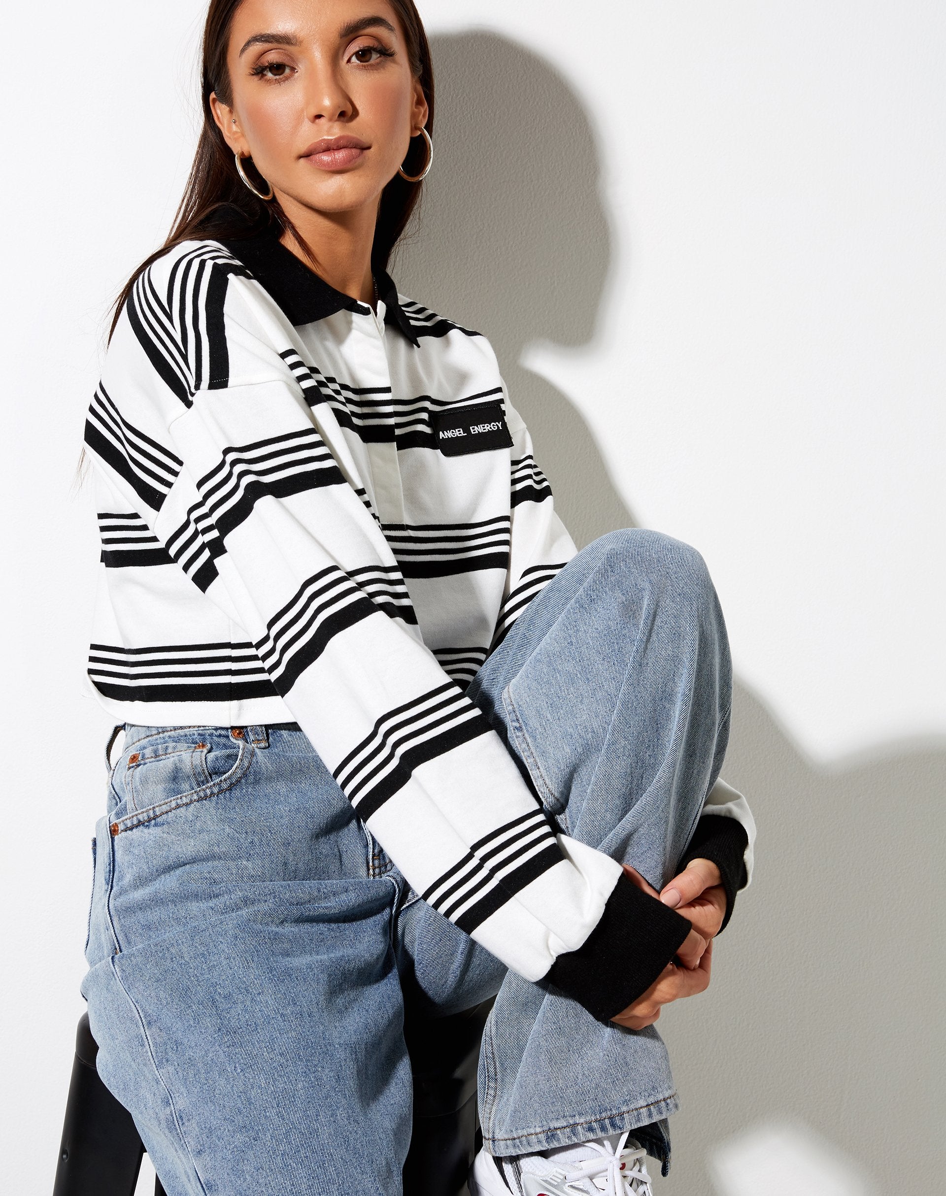 Imagen de Saria Crop Top de rayas negras Angel Energy Label