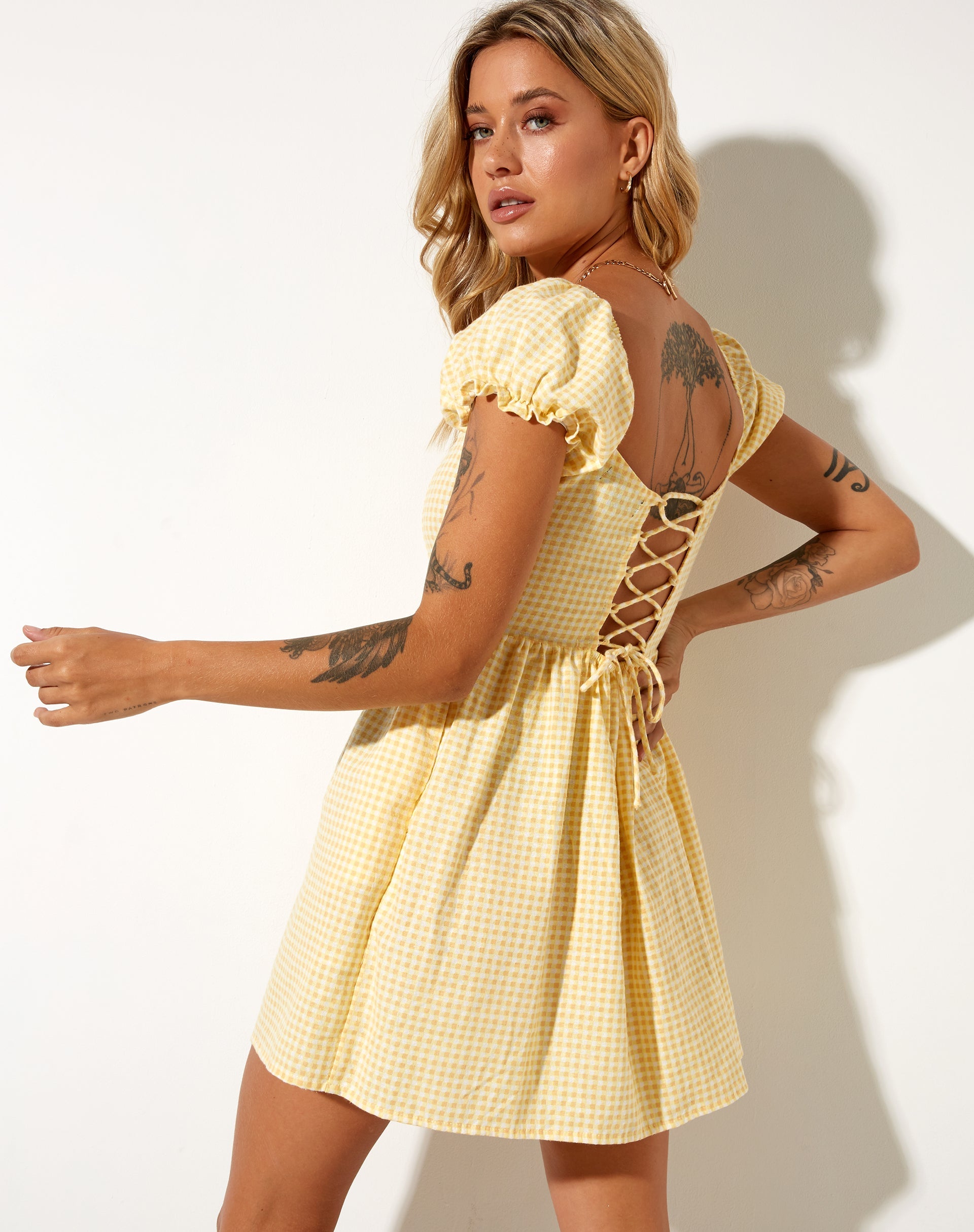 Imagen de Saunder Skater Dress in Lemon Gingham Yellow