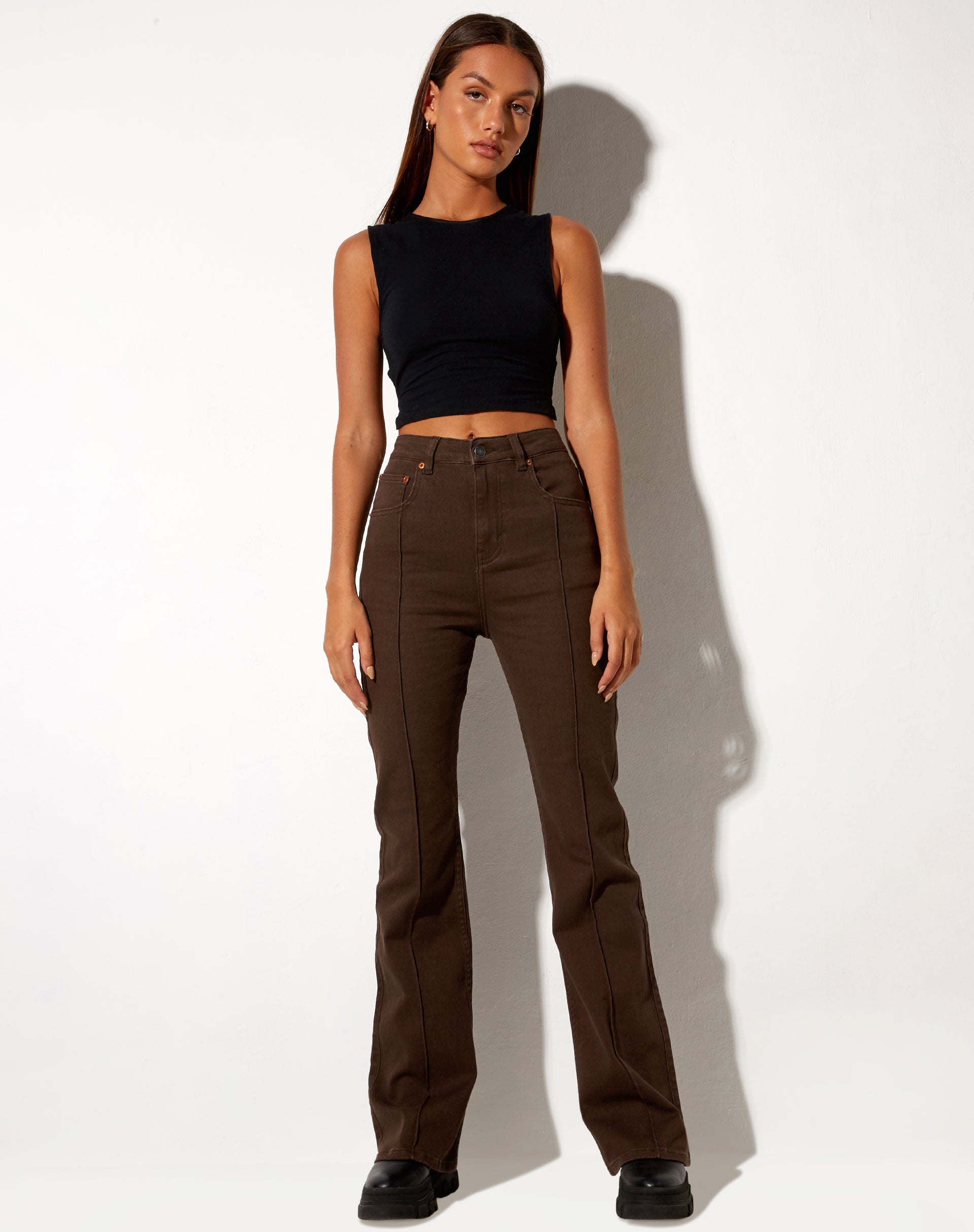 Imagen de Seam Bootleg Jeans en Bitter Chocolate