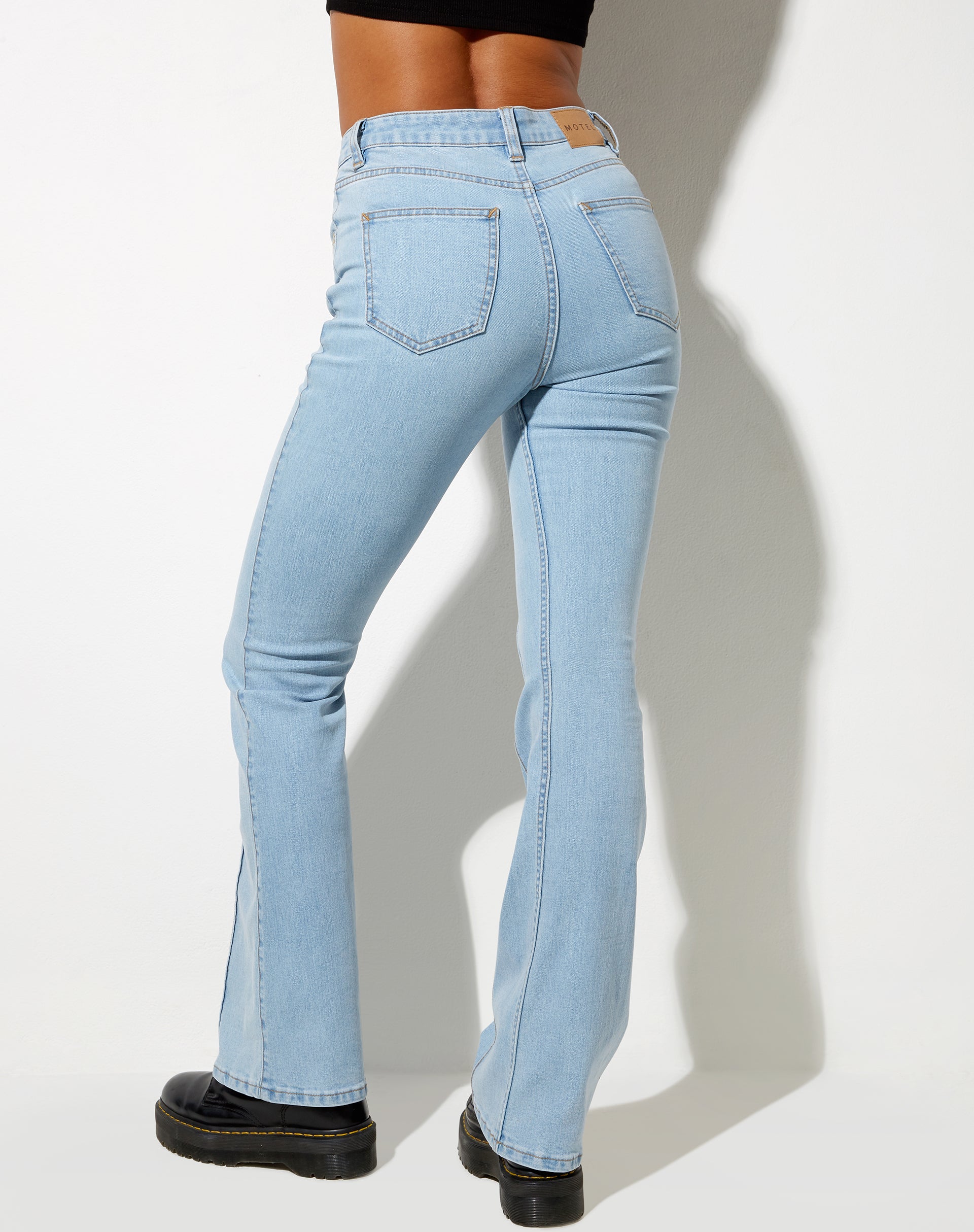 Imagen de Seam Flare Jeans en Light Wash