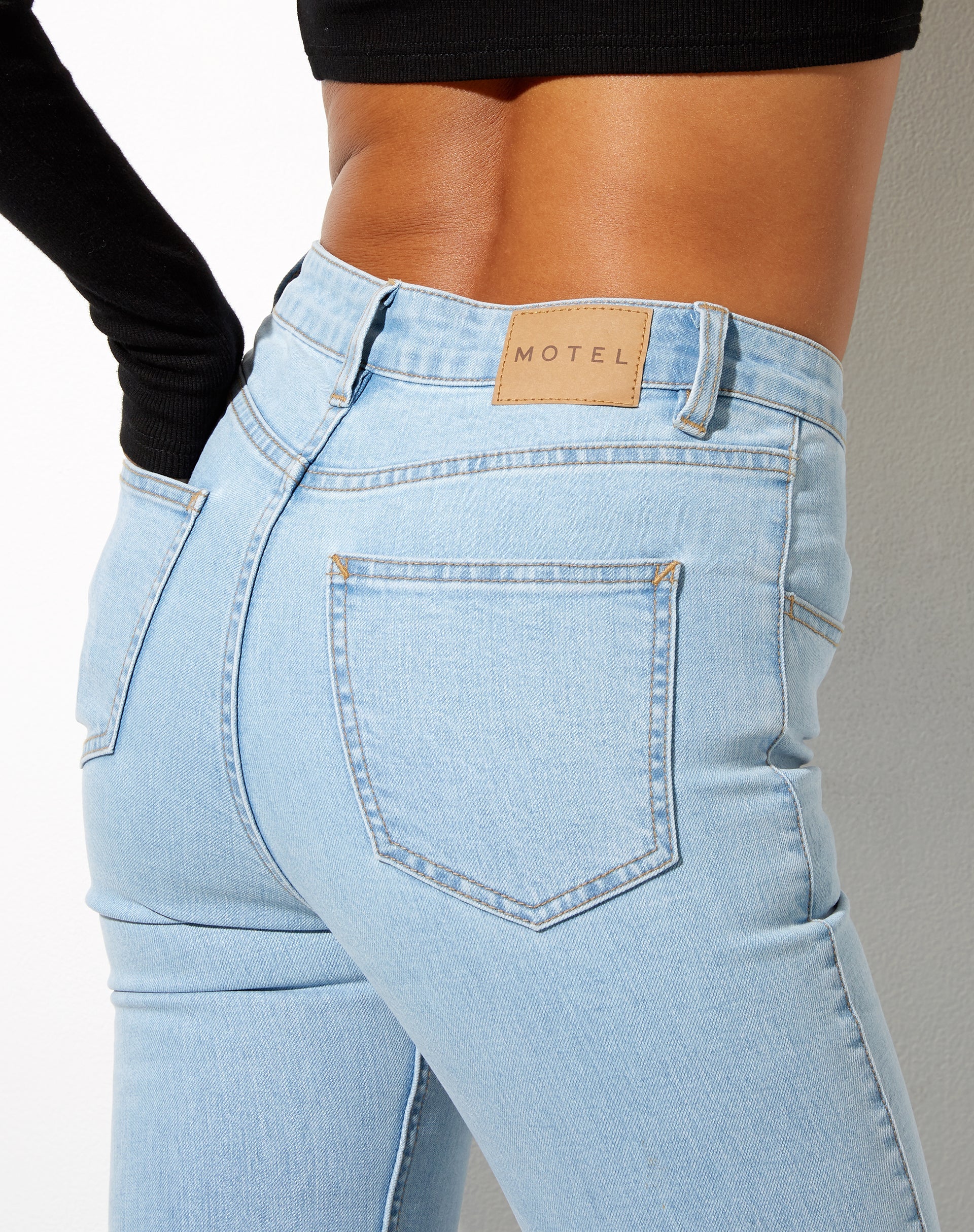 Imagen de Seam Flare Jeans en Light Wash