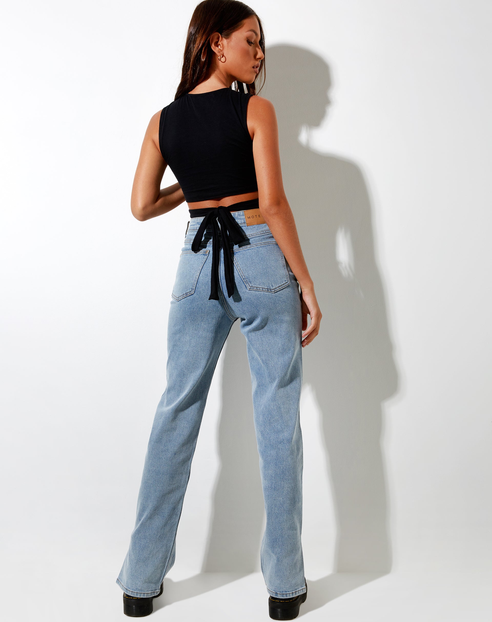 Imagen de Seowon Crop Top en negro