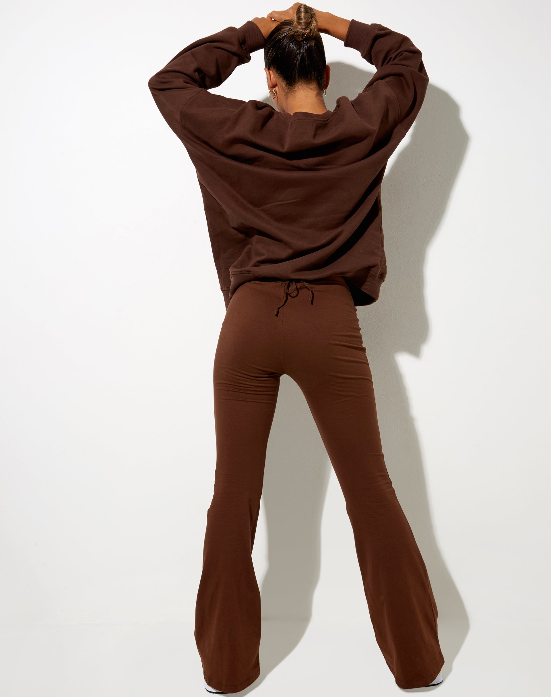 Imagen del pantalón Sekar Flare en cacao