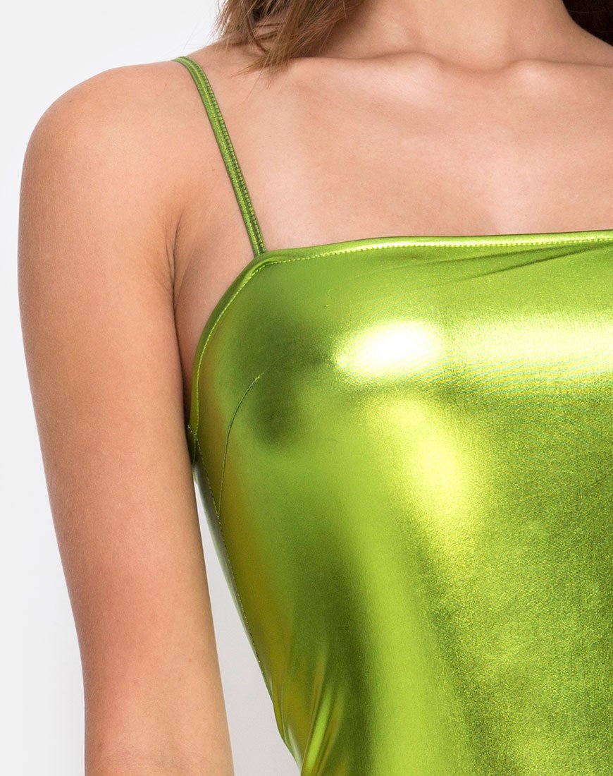 Imagen del vestido Selah en verde metalizado