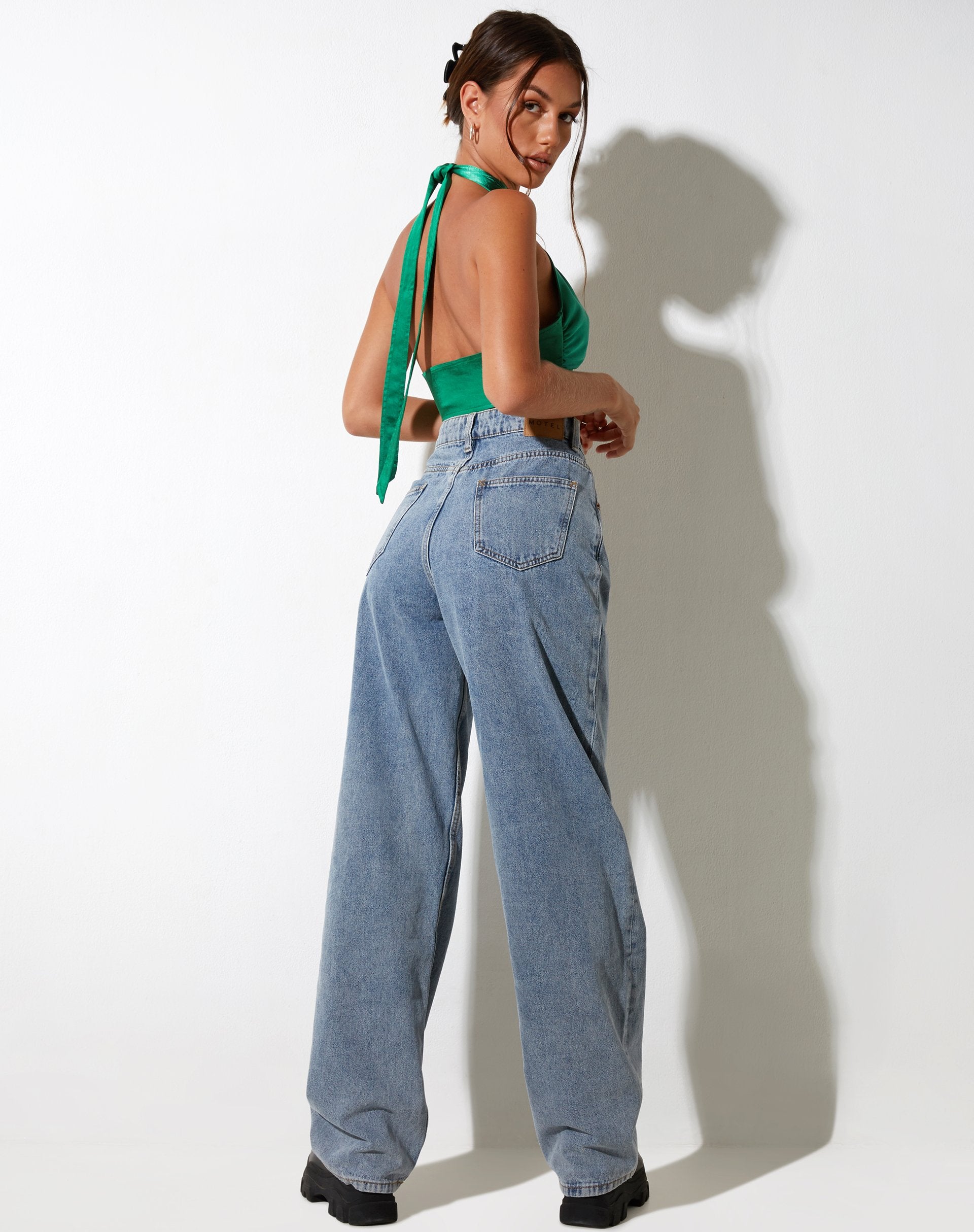 imagen de Selenda Crop Top en Satén Verde Kelly
